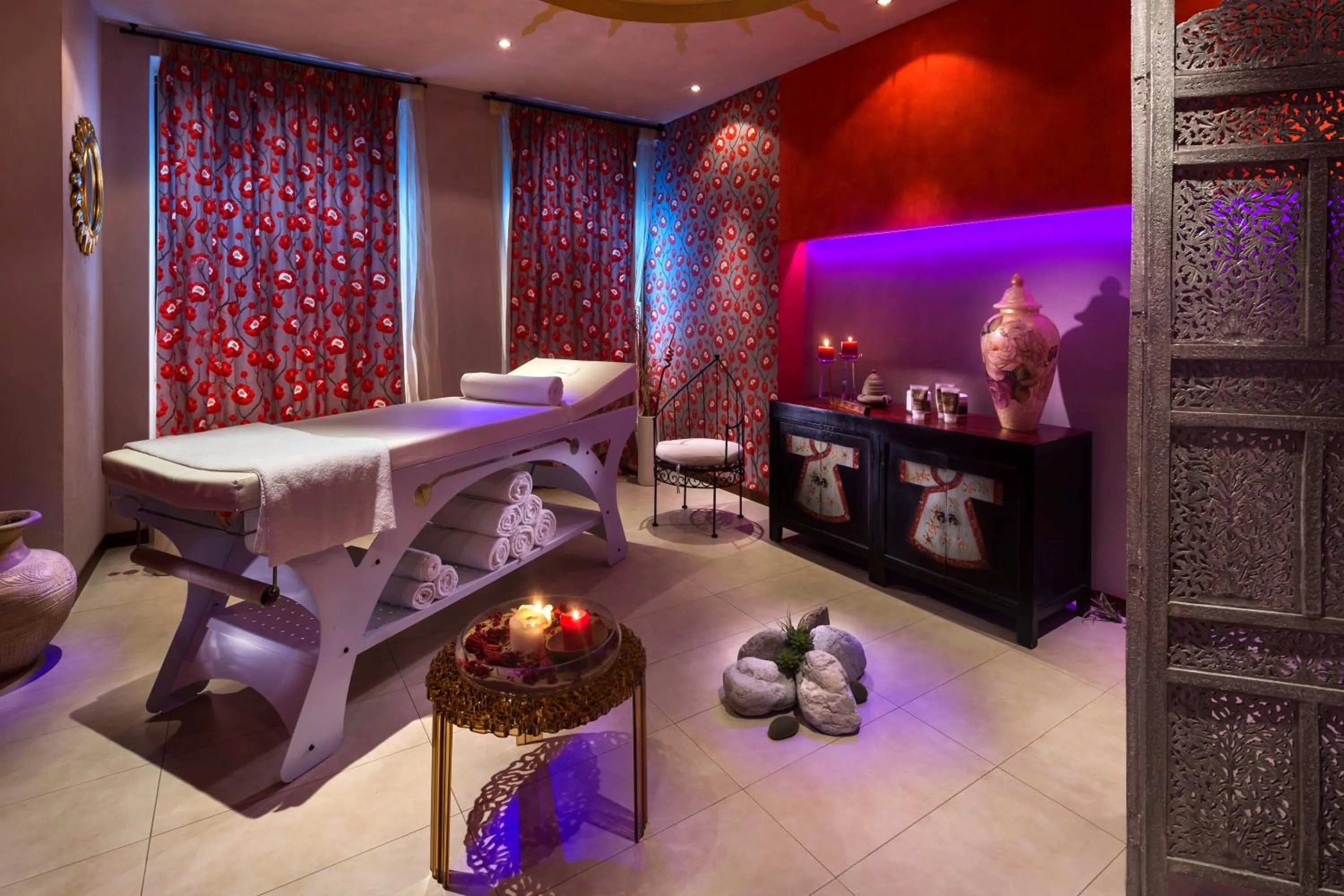 Massage in Hotel Parigi