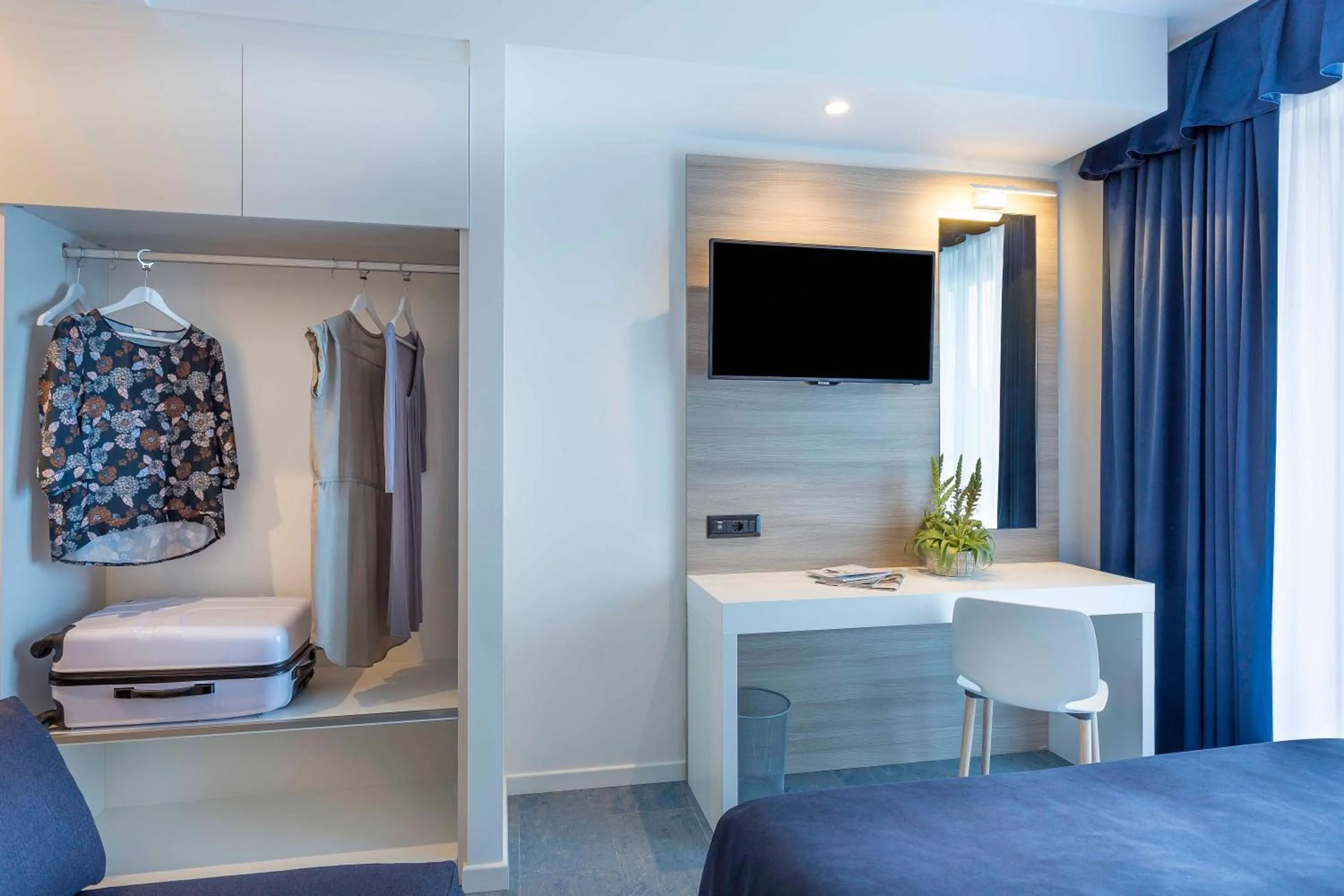 Bedroom, Bed in Hotel Parigi