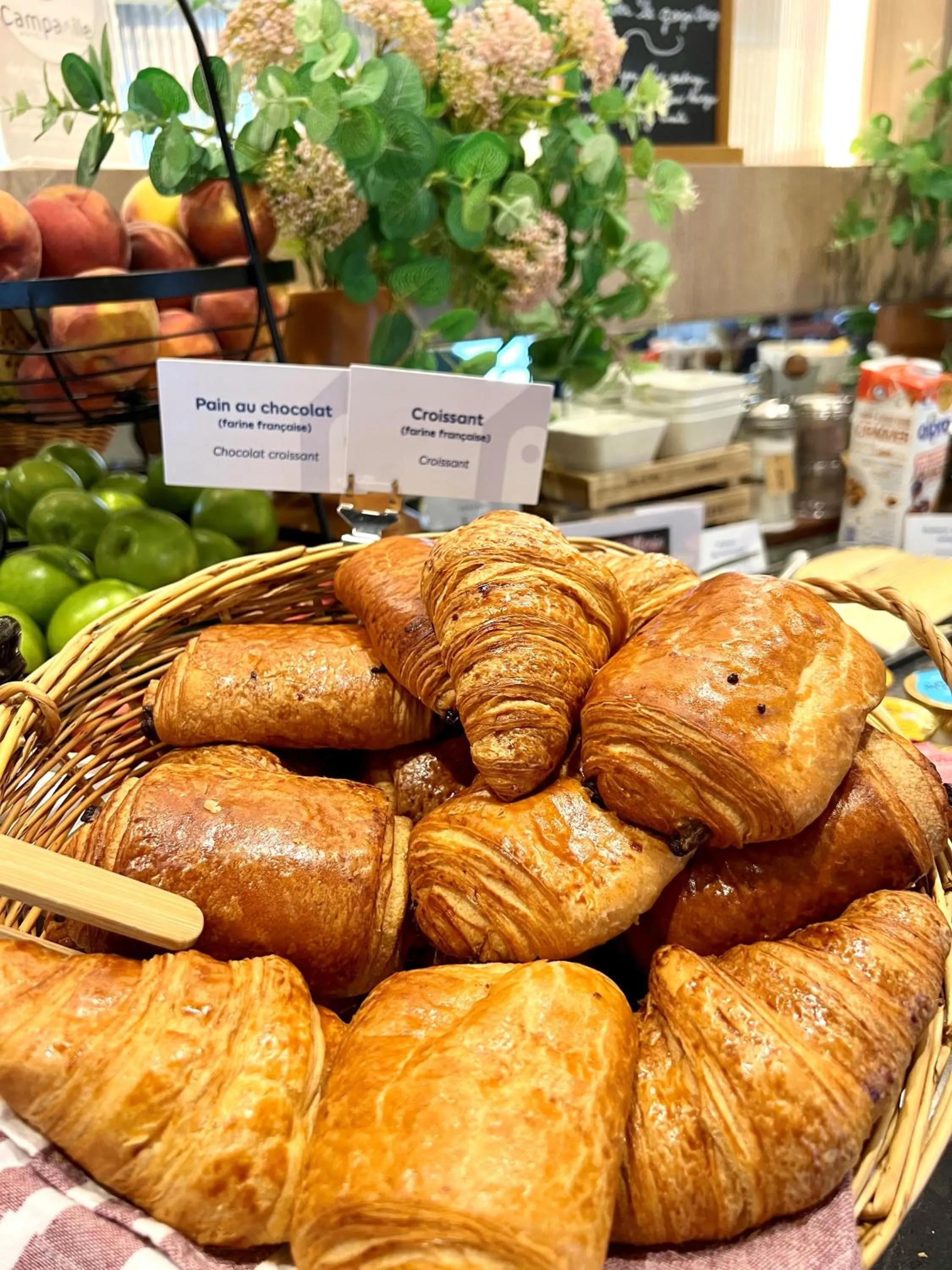 Buffet breakfast in Campanile Saint Brieuc - Centre Gare