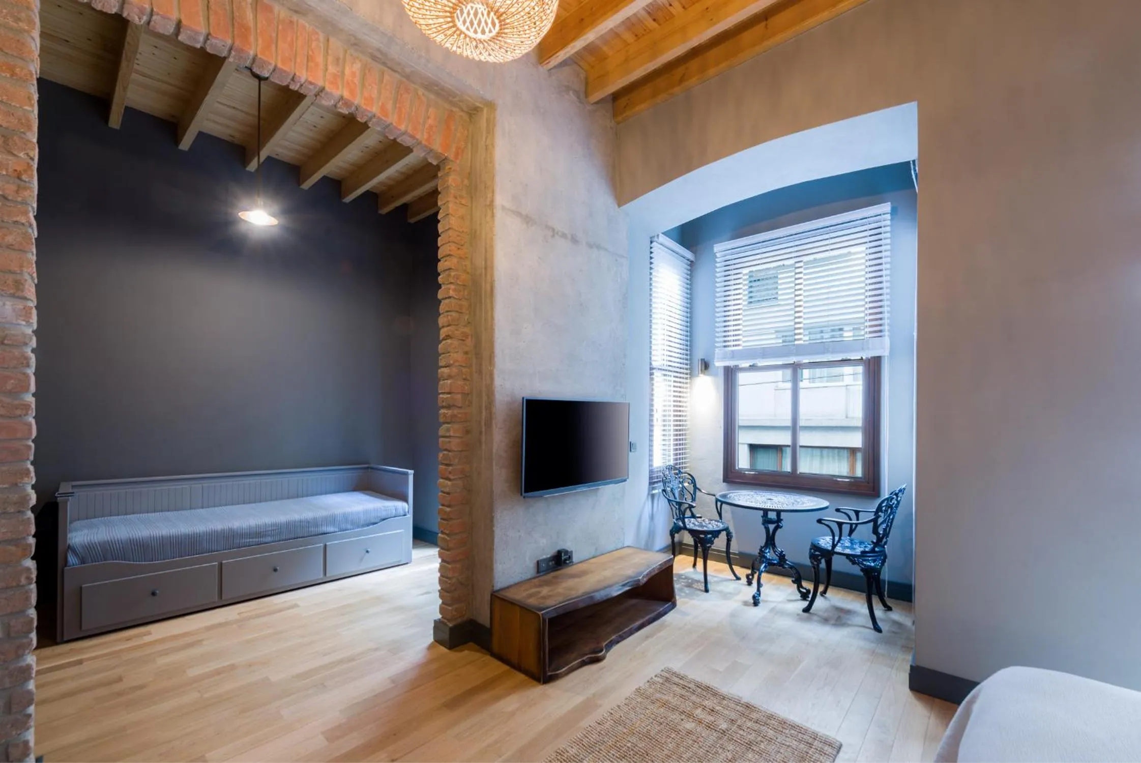 TV and multimedia, Bed in Art Pera Suites