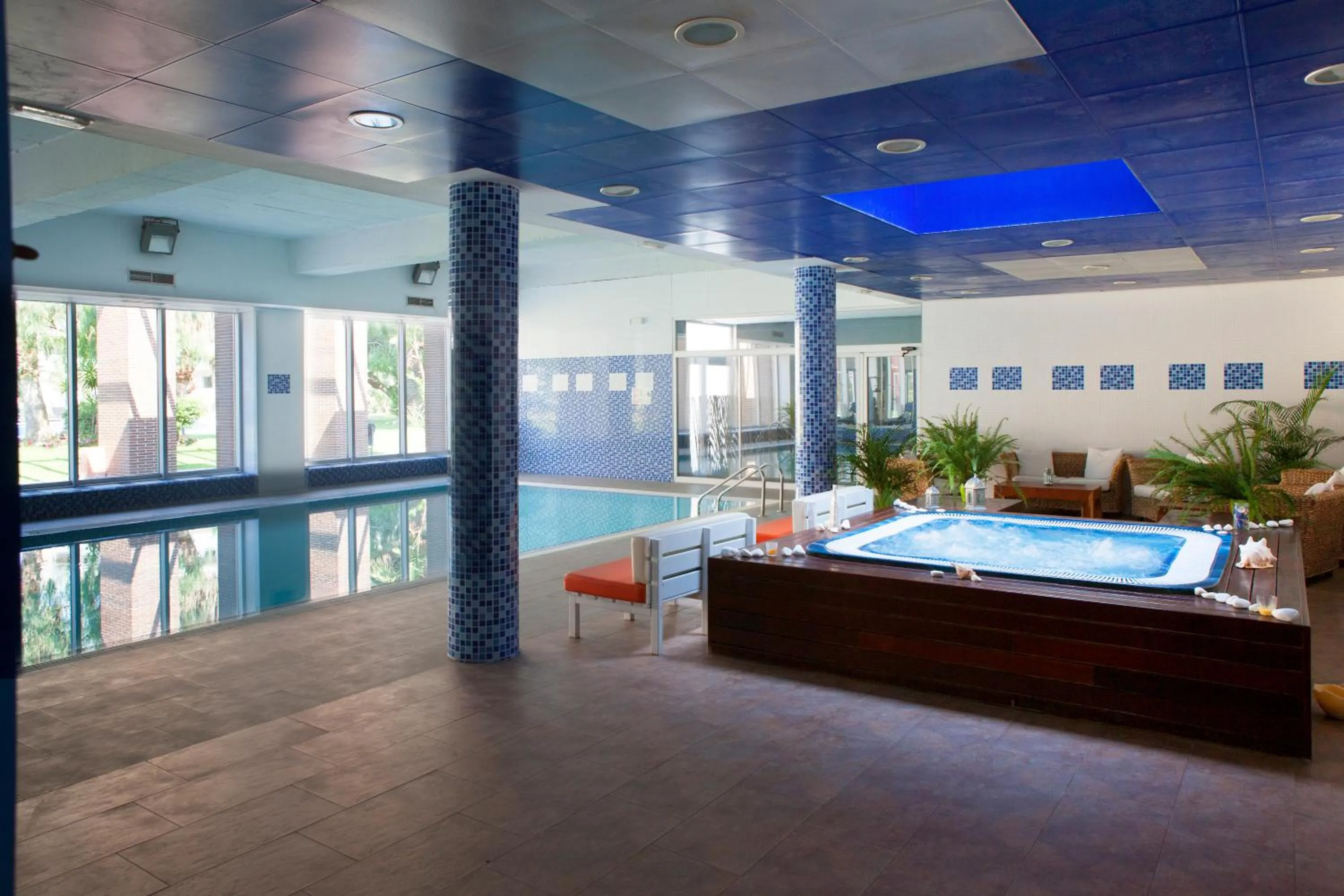 Spa and wellness centre/facilities, Swimming Pool in IBERSOL SPA AQQUARIA SUITES