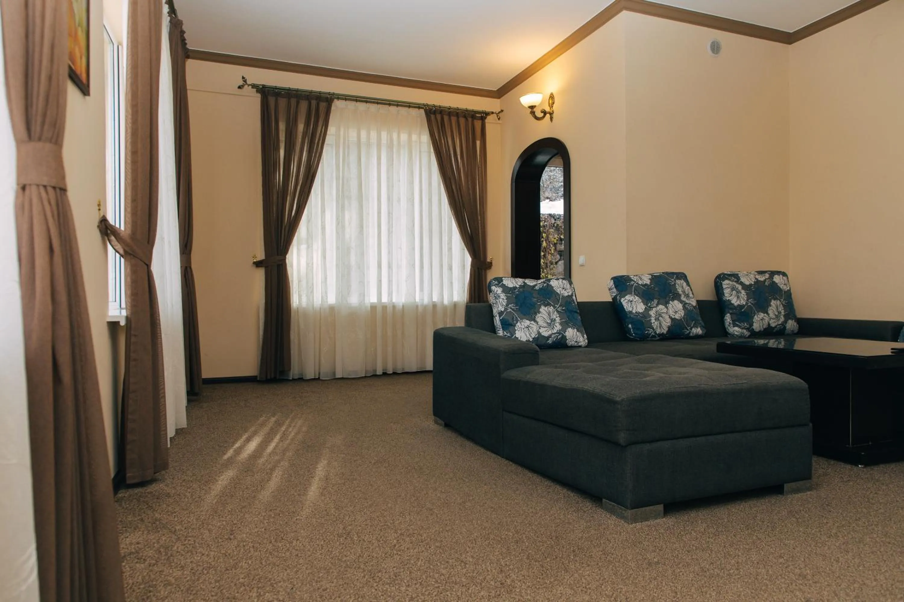 ARCHAZOR Mountain Resort