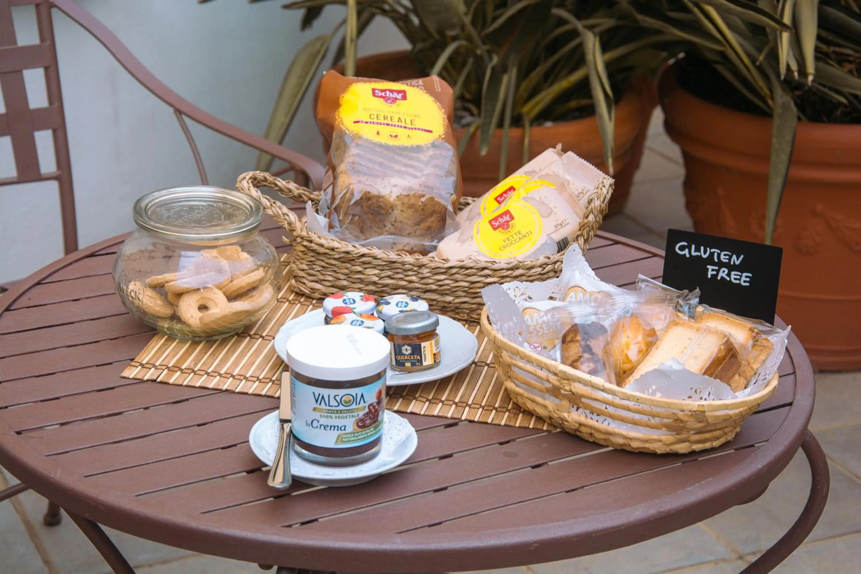 Breakfast in Villa Sardella