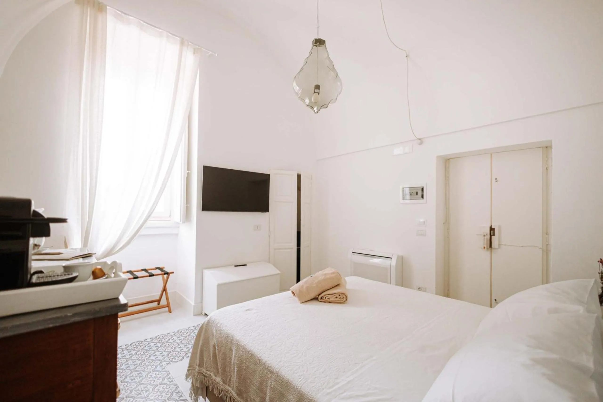 Bedroom, Bed in Villa Sardella