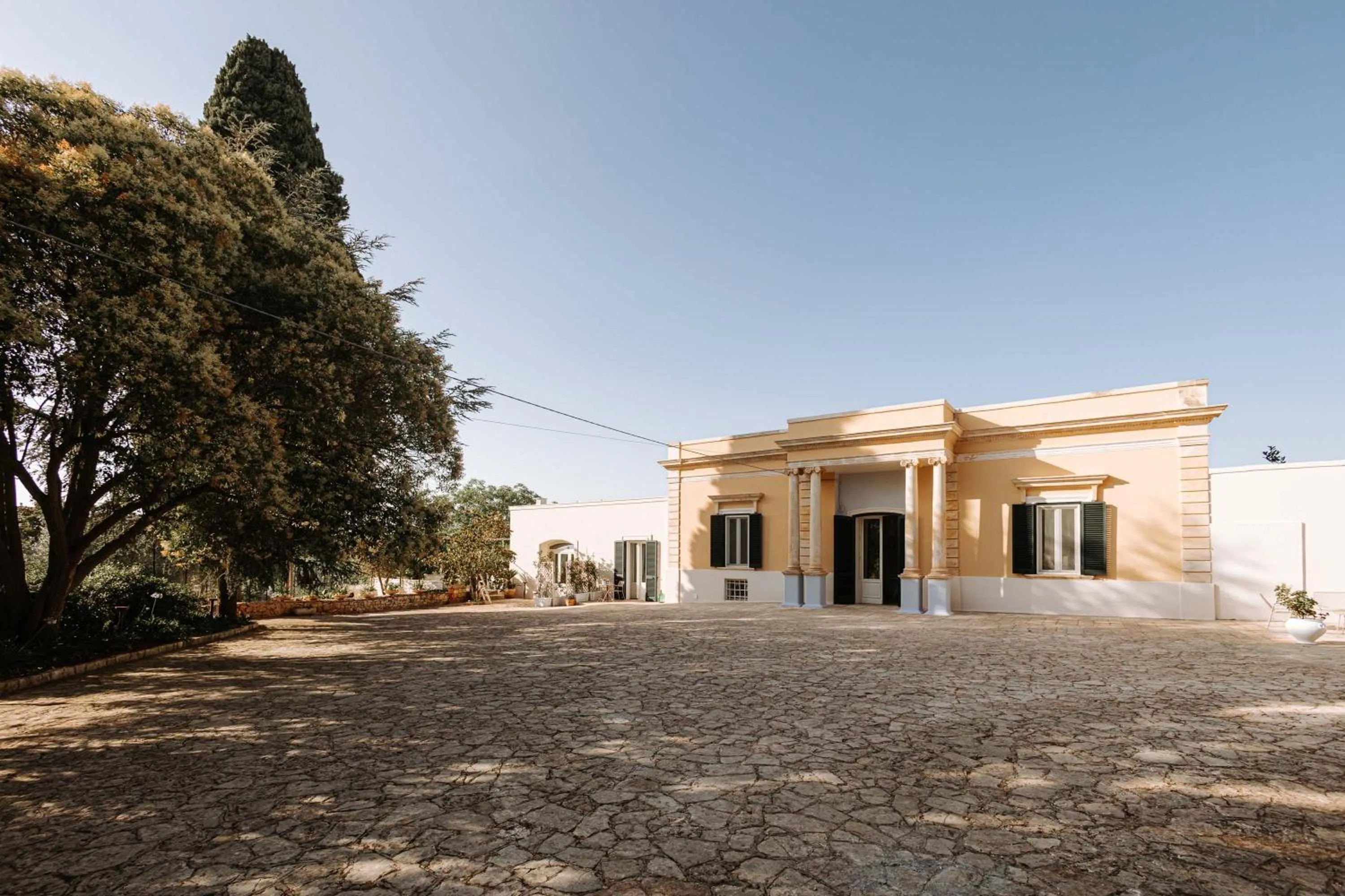 Property building in Villa Sardella