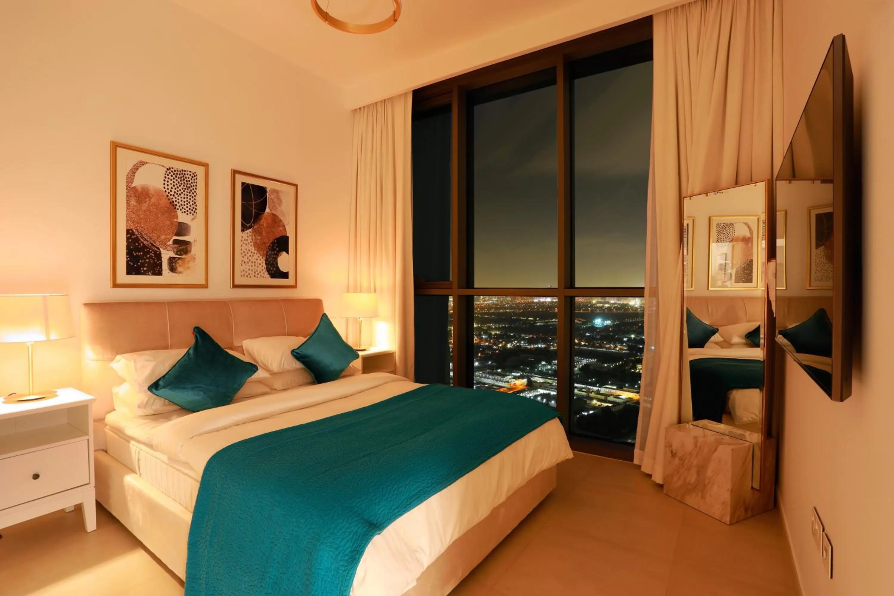 Bed in Elegant Apartment with Direct access to Dubai Mall