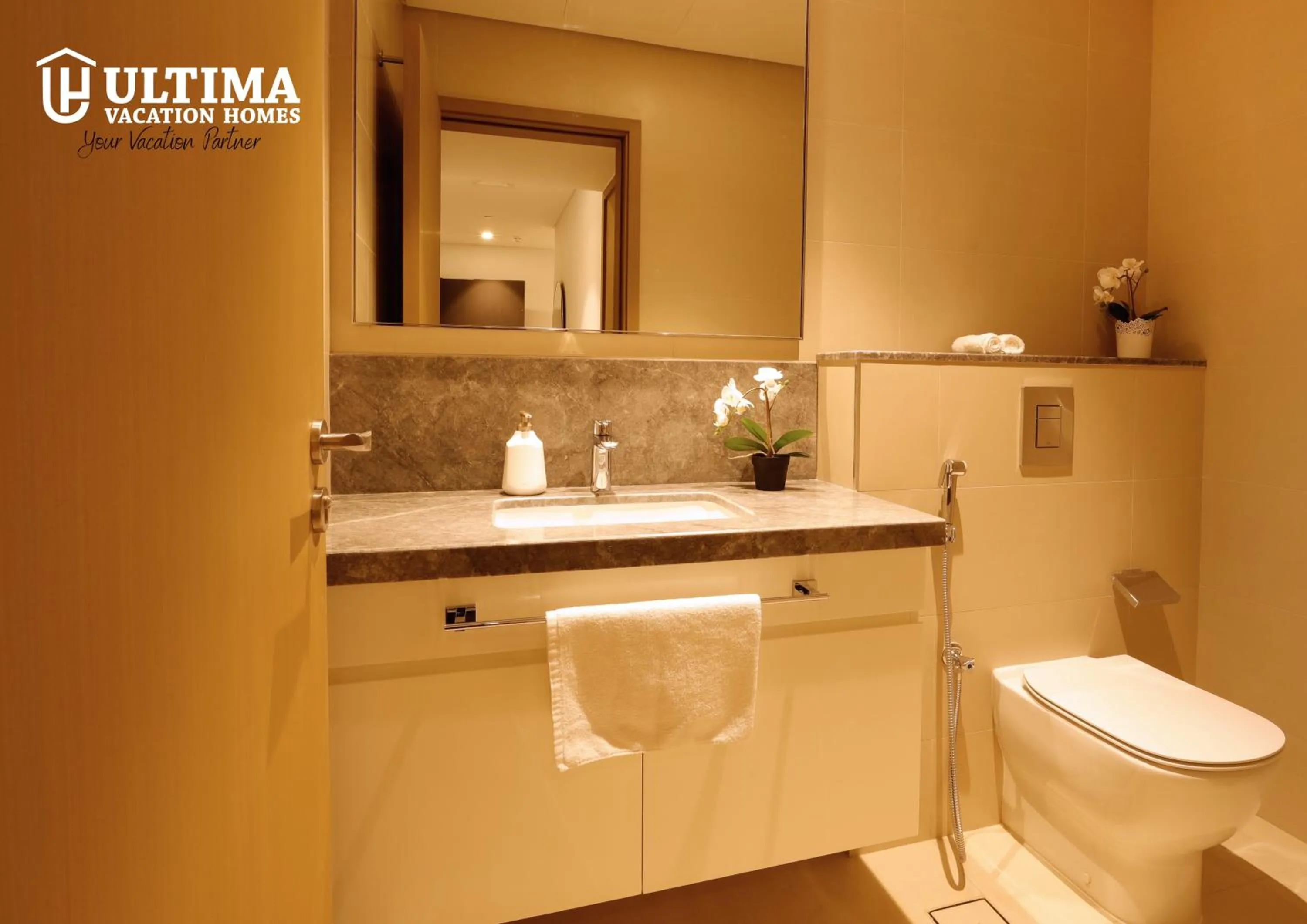 Toilet in Elegant Apartment with Direct access to Dubai Mall