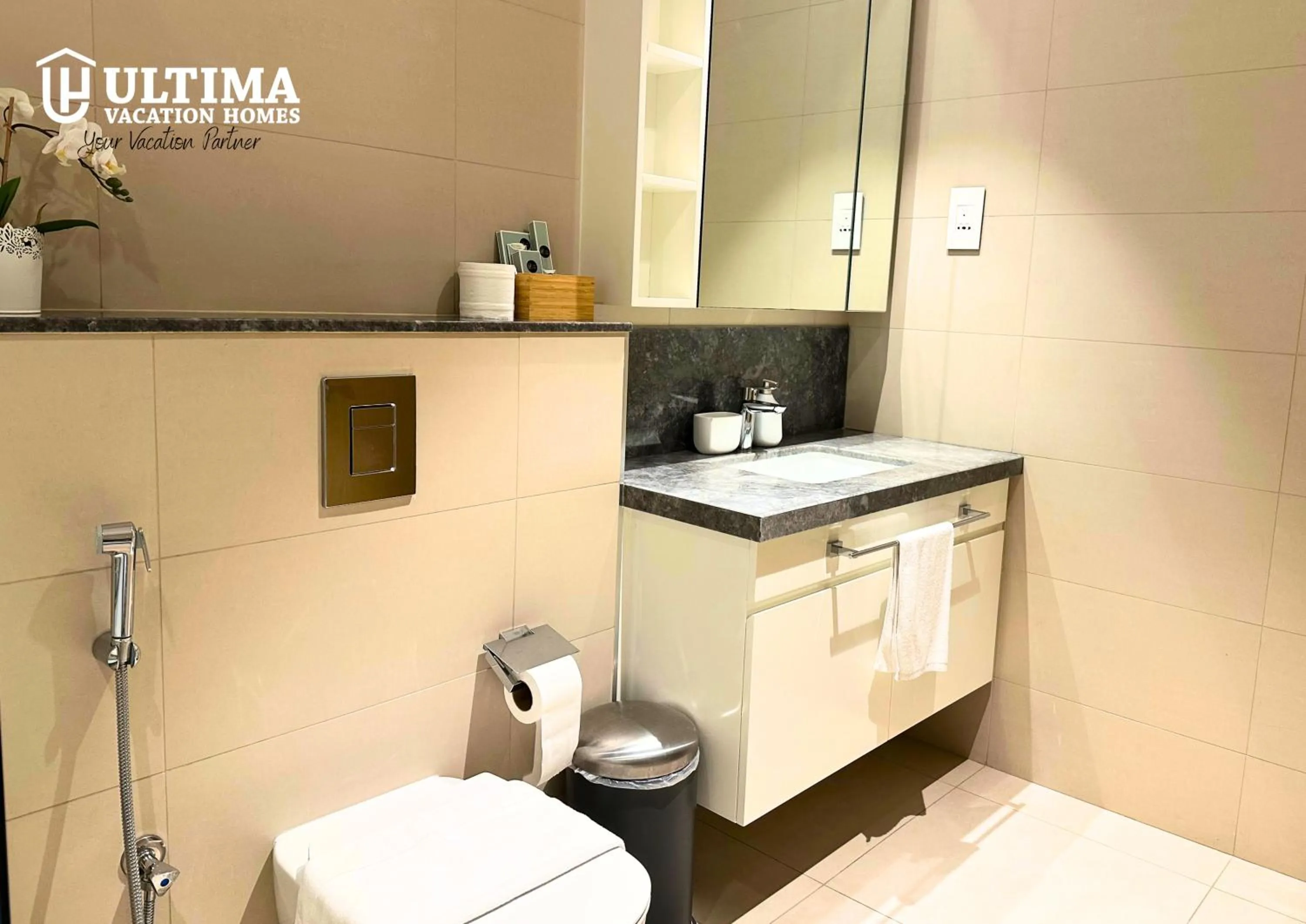 Toilet in Elegant Apartment with Direct access to Dubai Mall