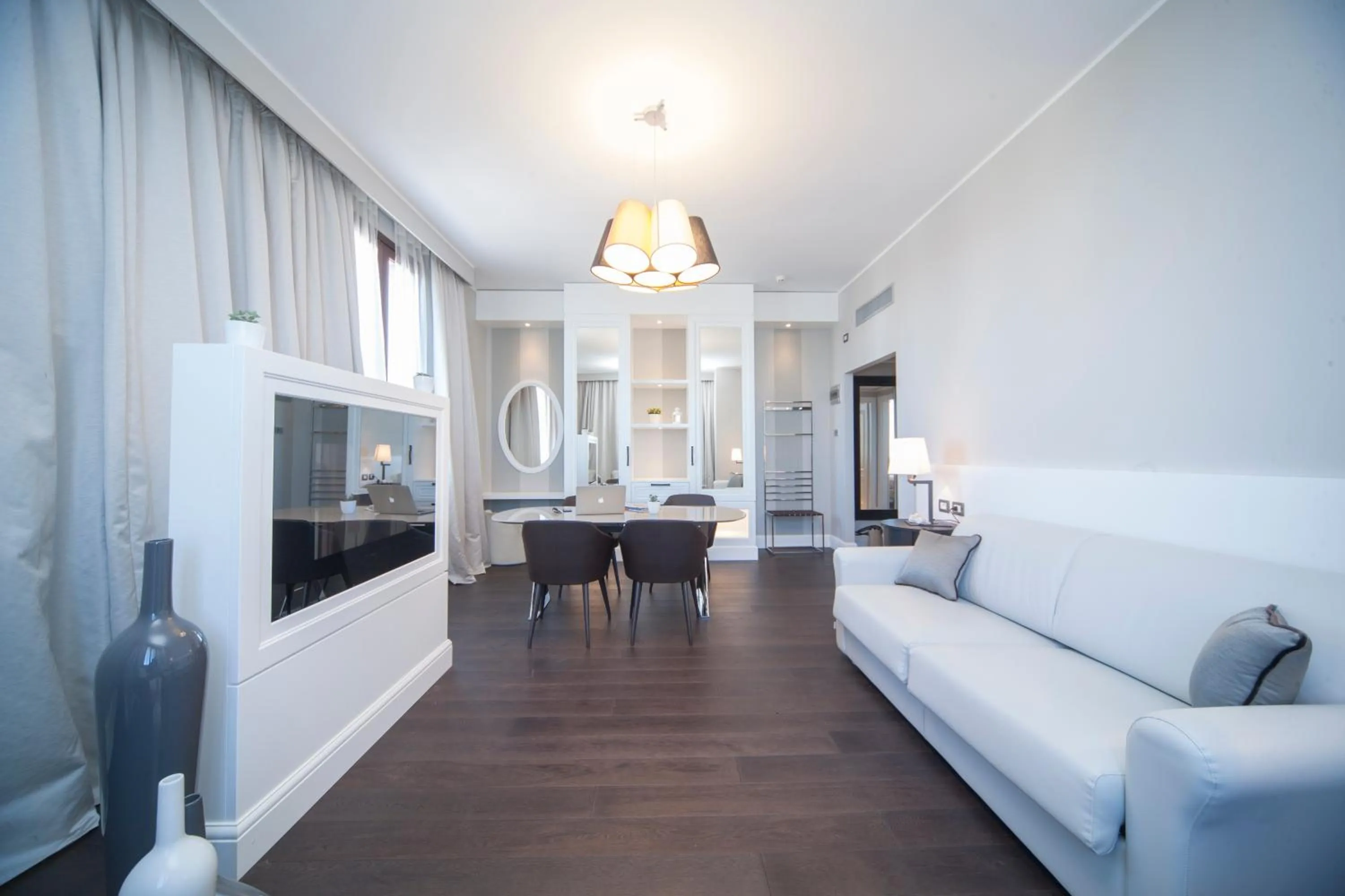 TV and multimedia in Hotel Grande Italia