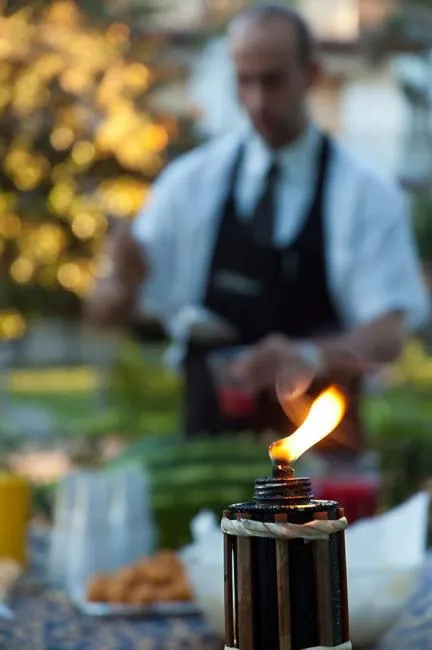 Restaurant/places to eat in Hotel Carlton