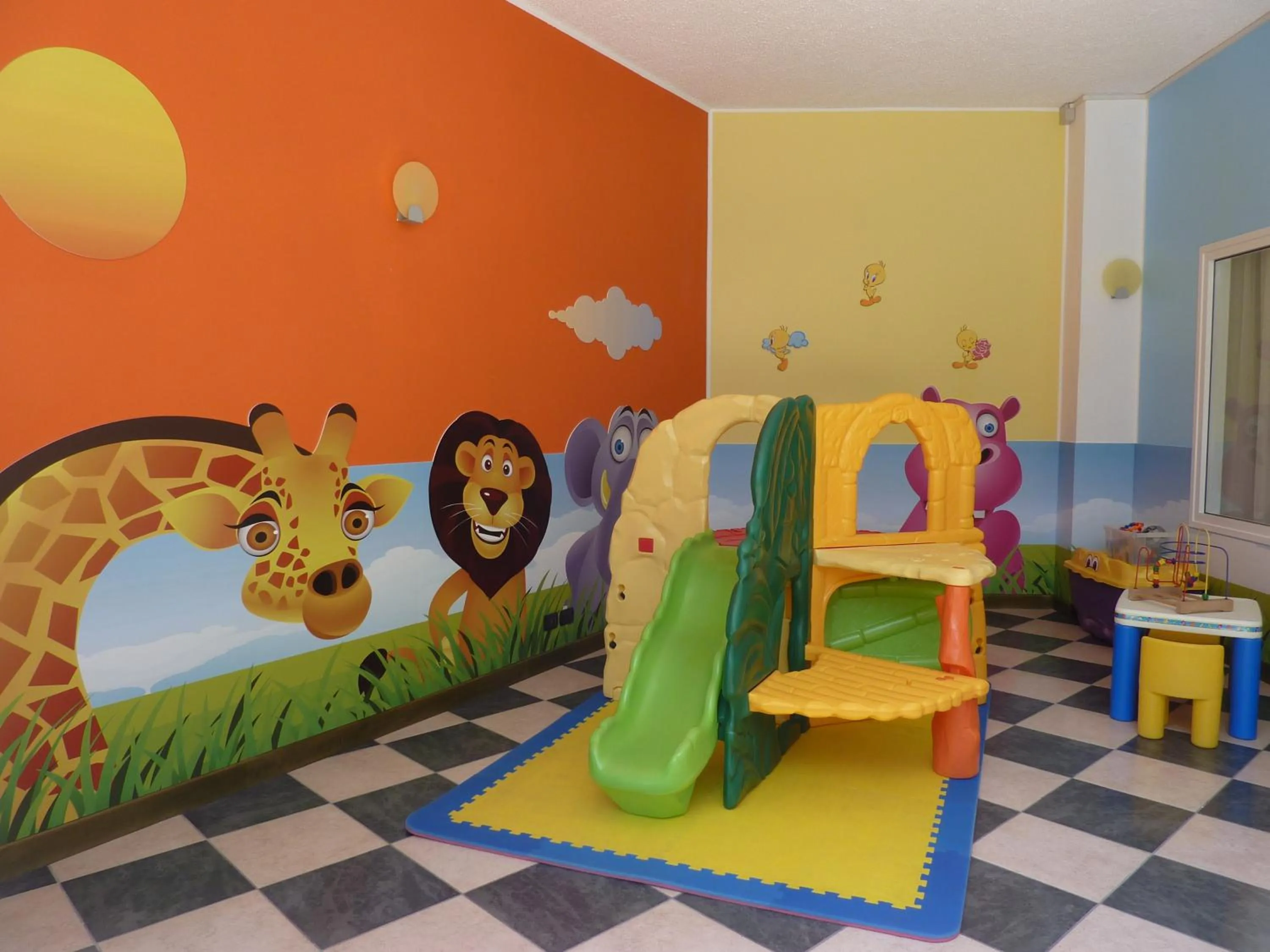 Game Room in Hotel Carlton