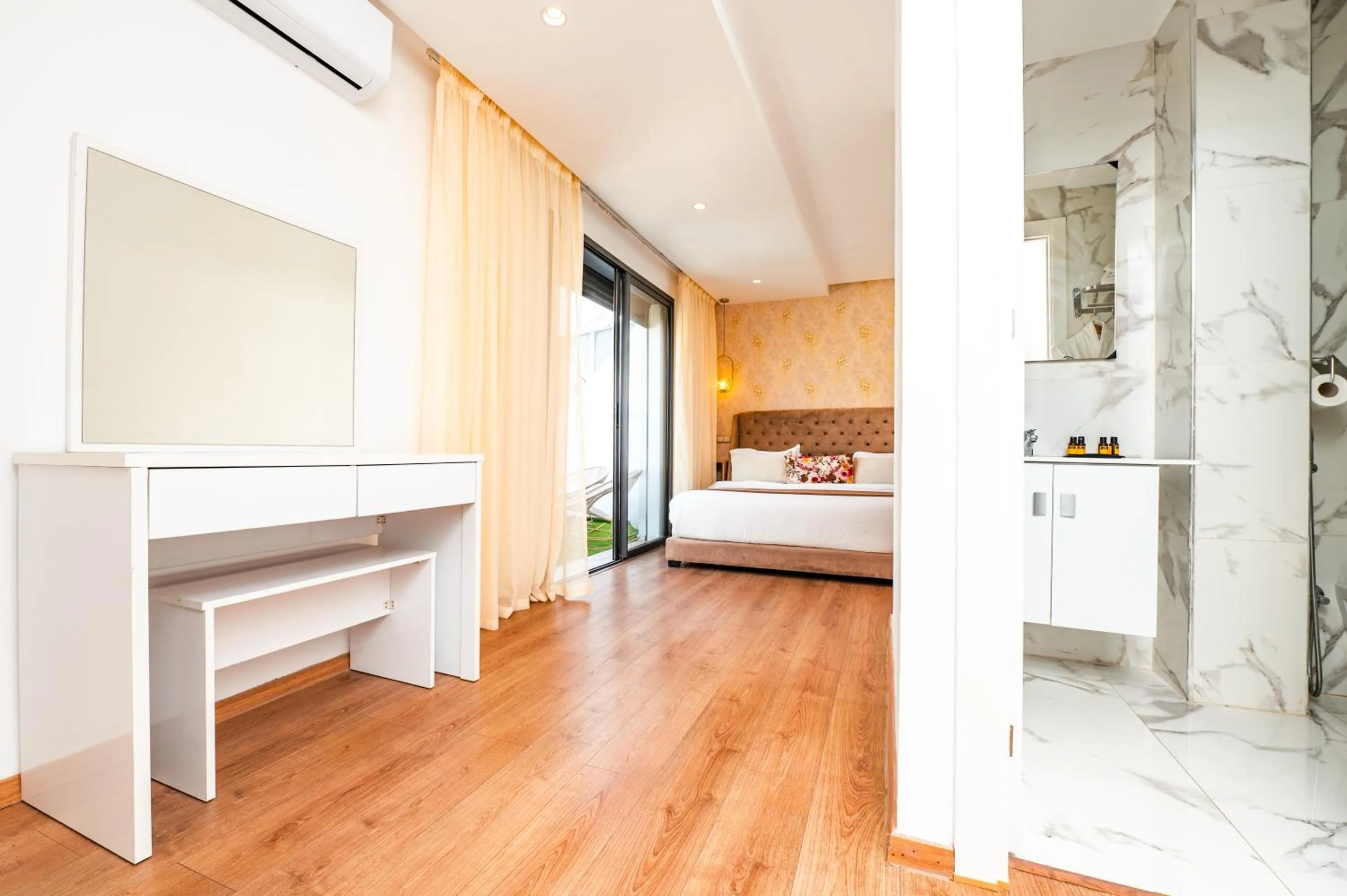 Bedroom, Bed in Family Aparthotel