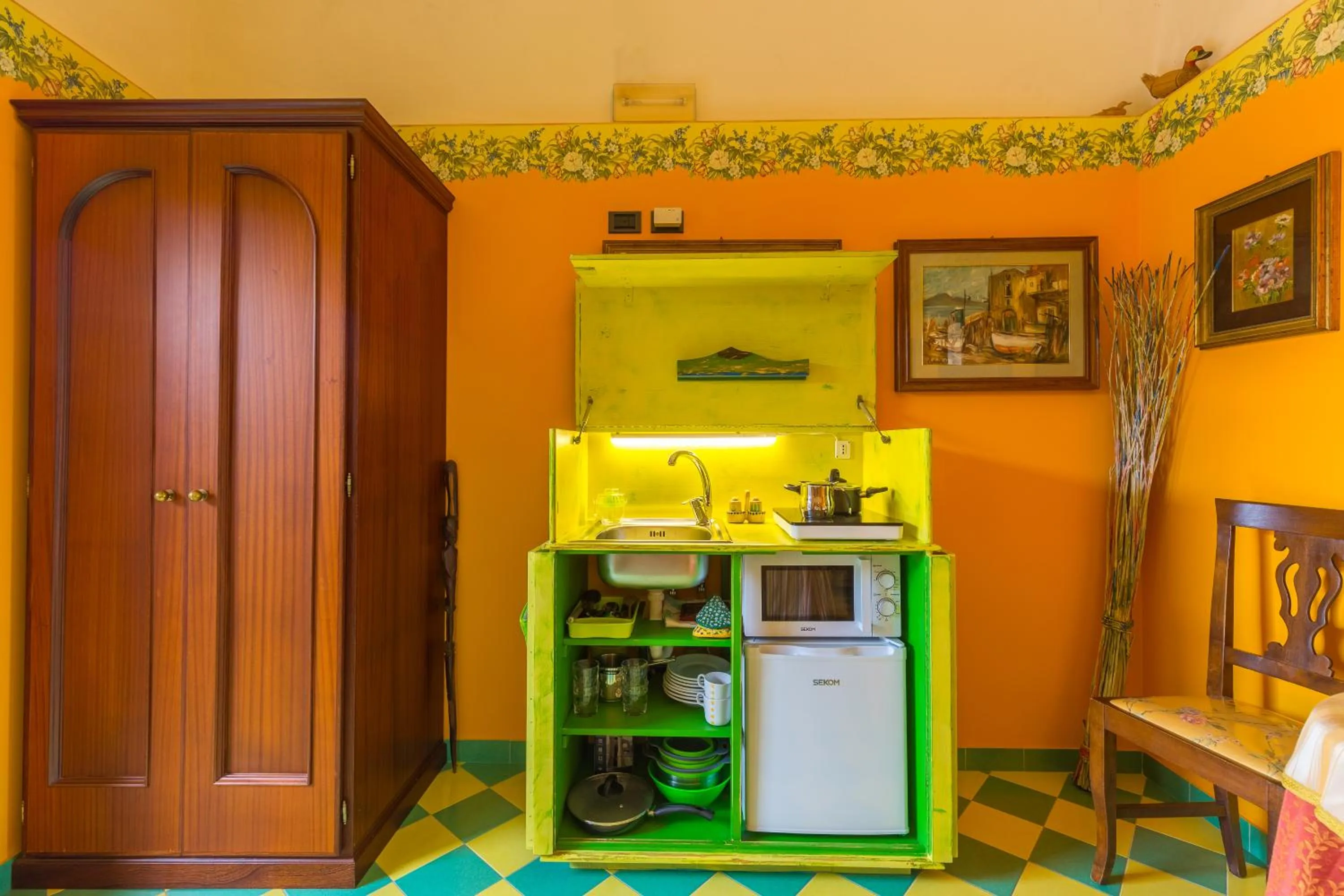 Kitchen or kitchenette in Orchid Corner Guesthouse