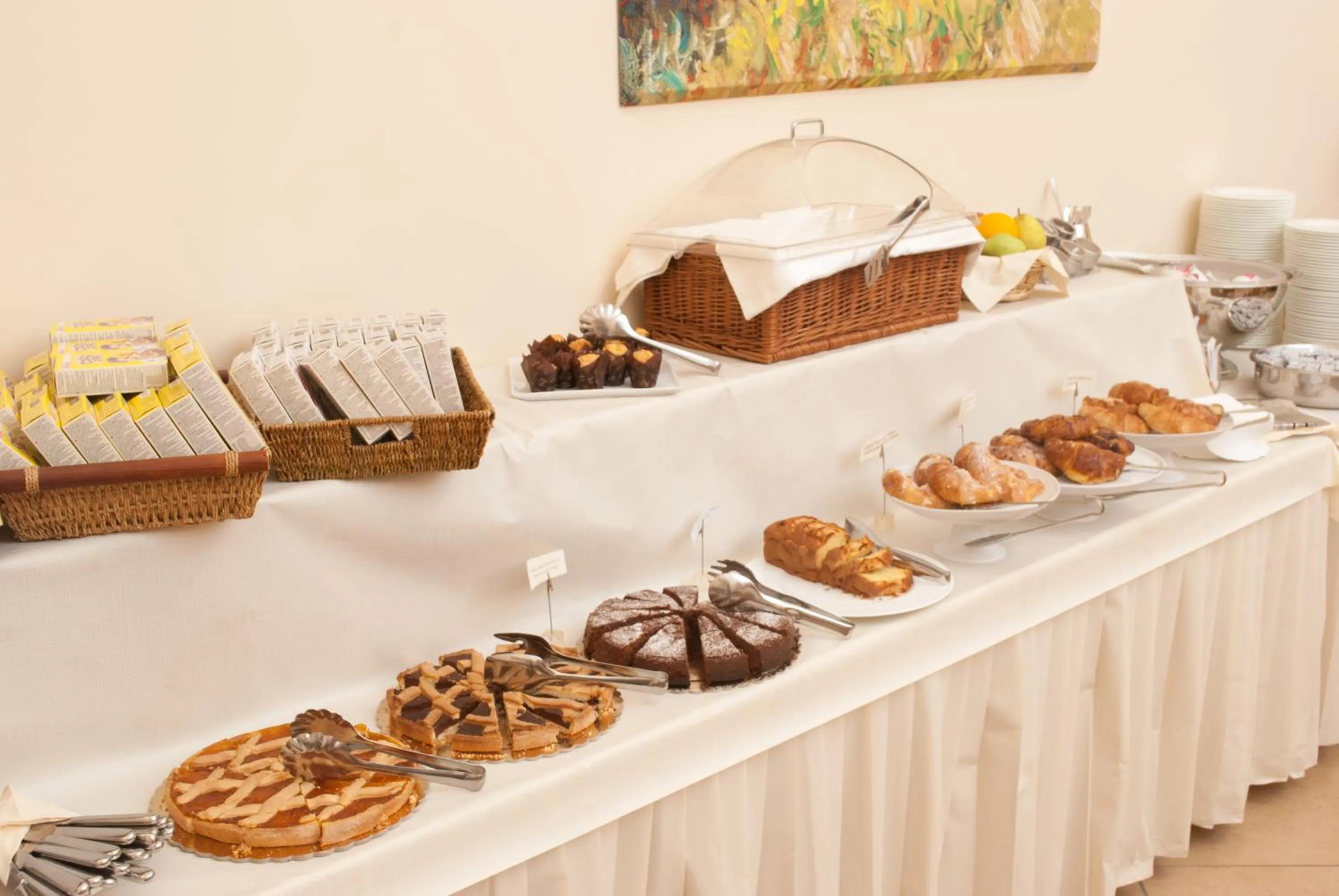 Buffet breakfast in Le Cheminée Business Hotel Napoli