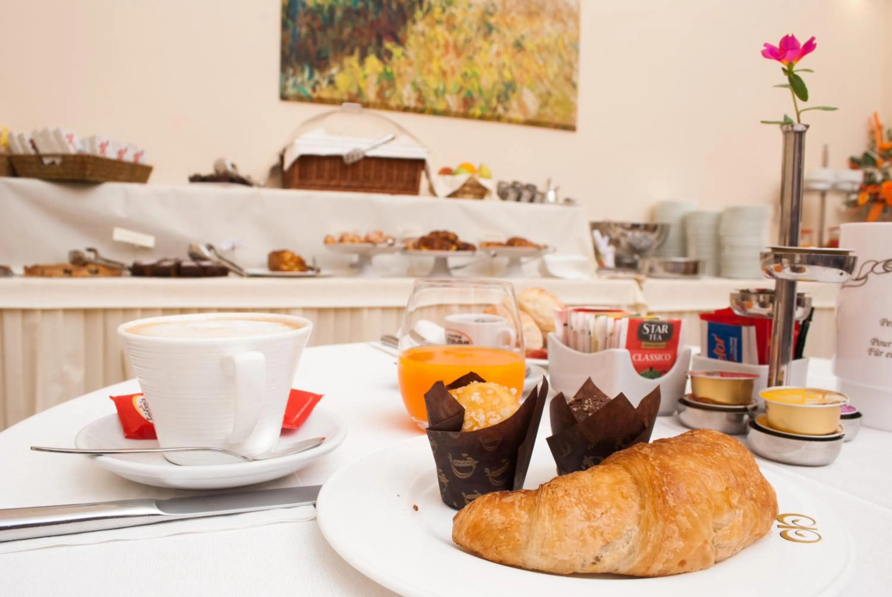 Buffet breakfast in Le Cheminée Business Hotel Napoli