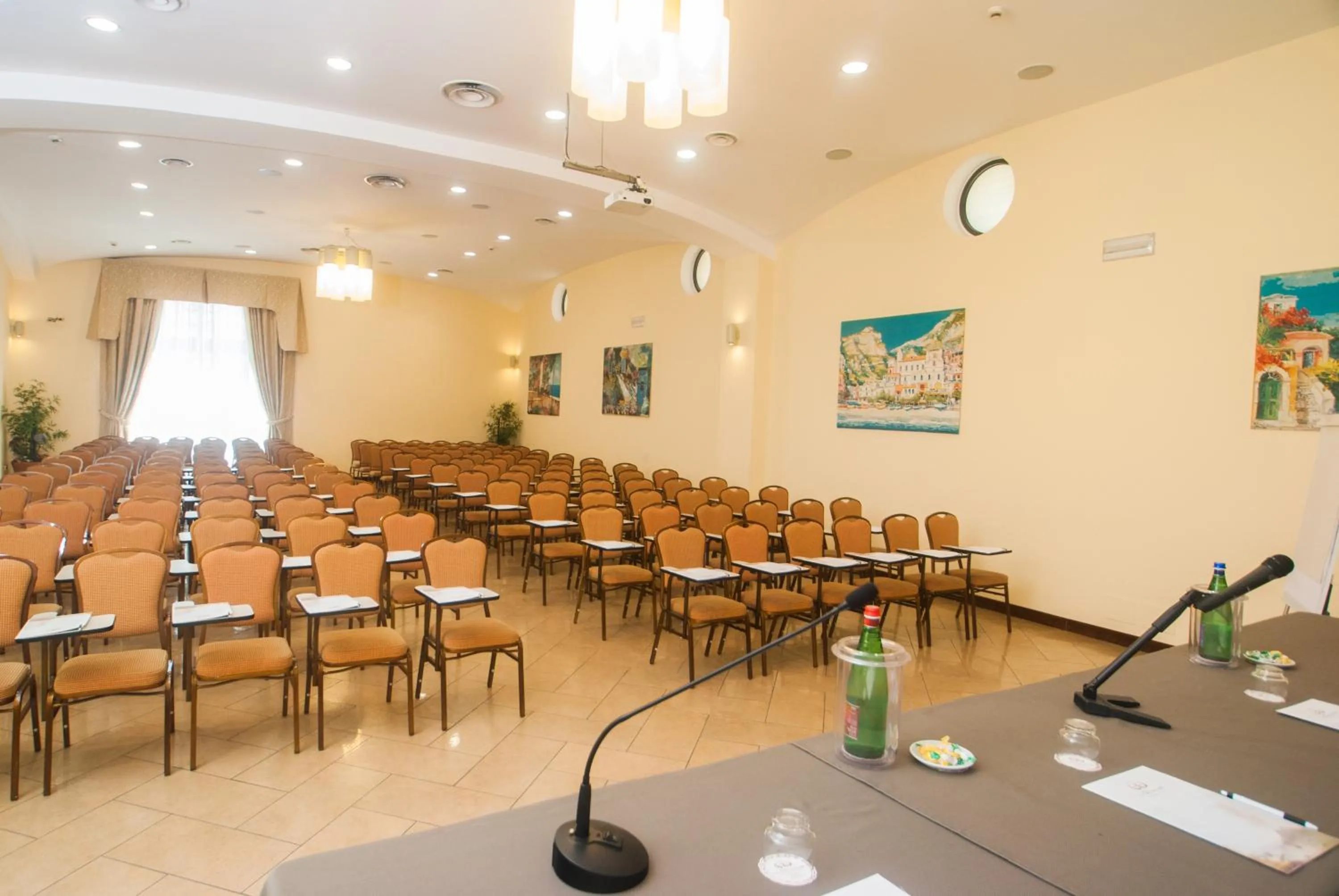 Activities in Le Cheminée Business Hotel Napoli