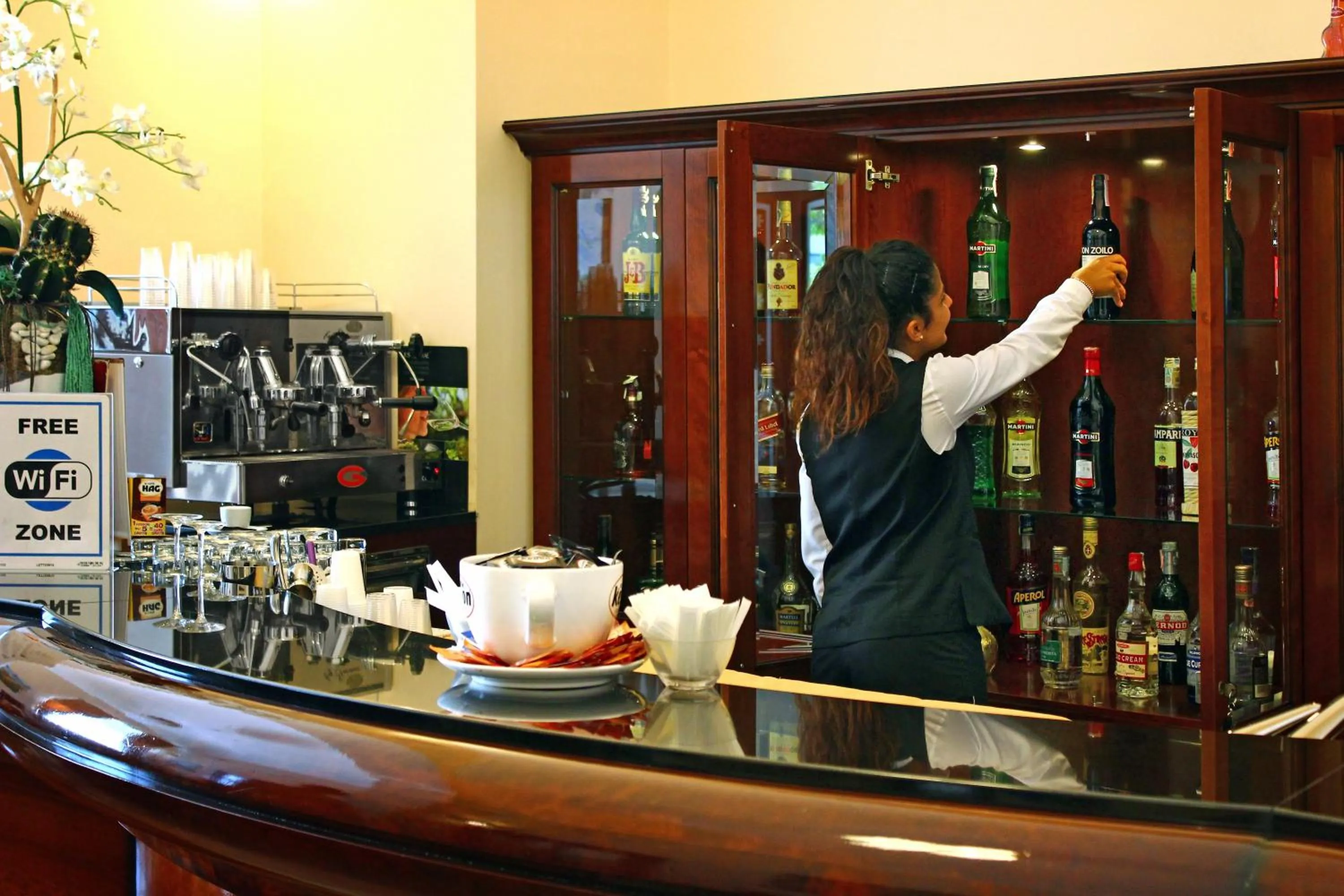 Lounge or bar in Le Cheminée Business Hotel Napoli