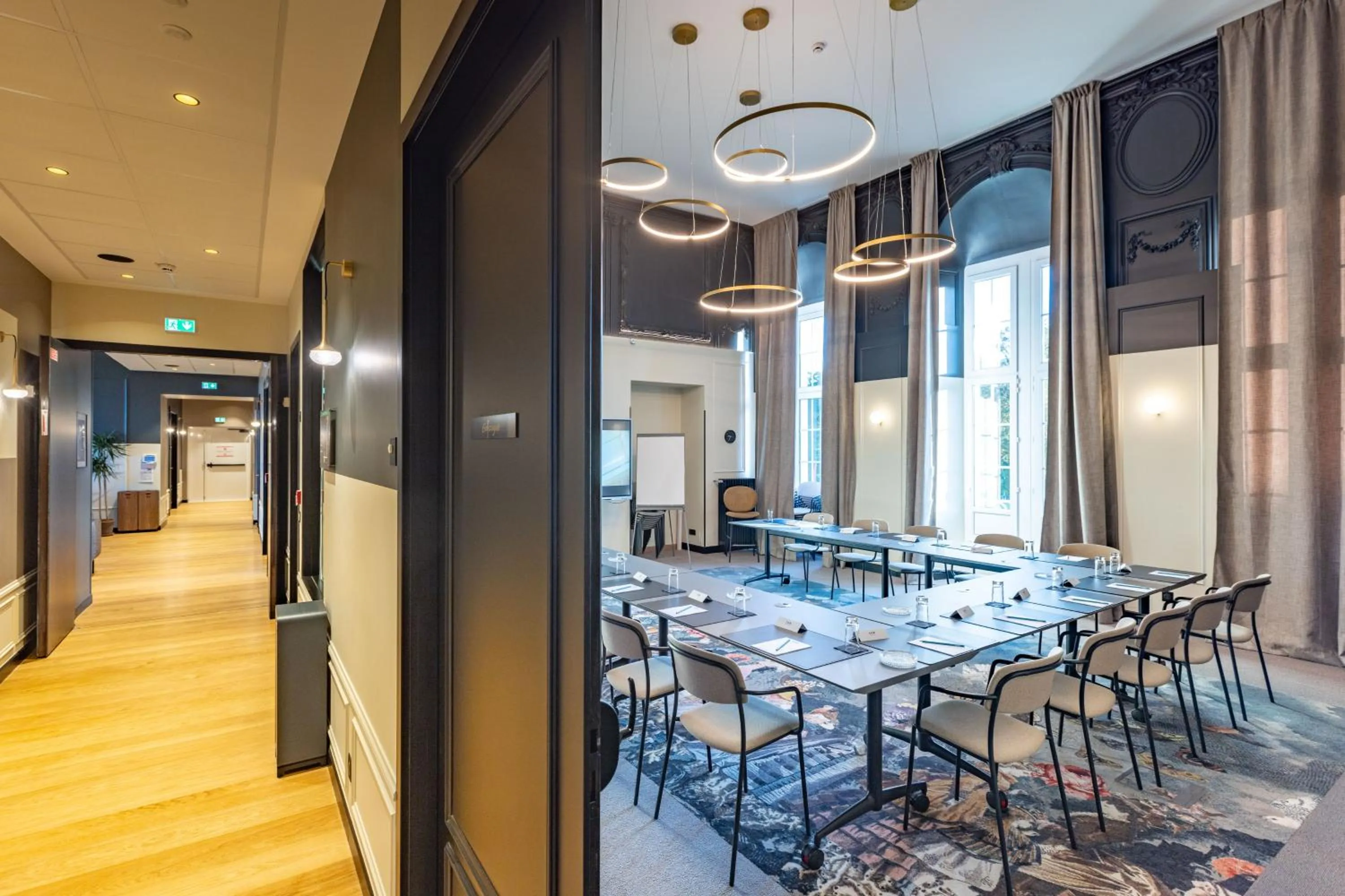 Banquet/Function facilities in L'EssenCiel