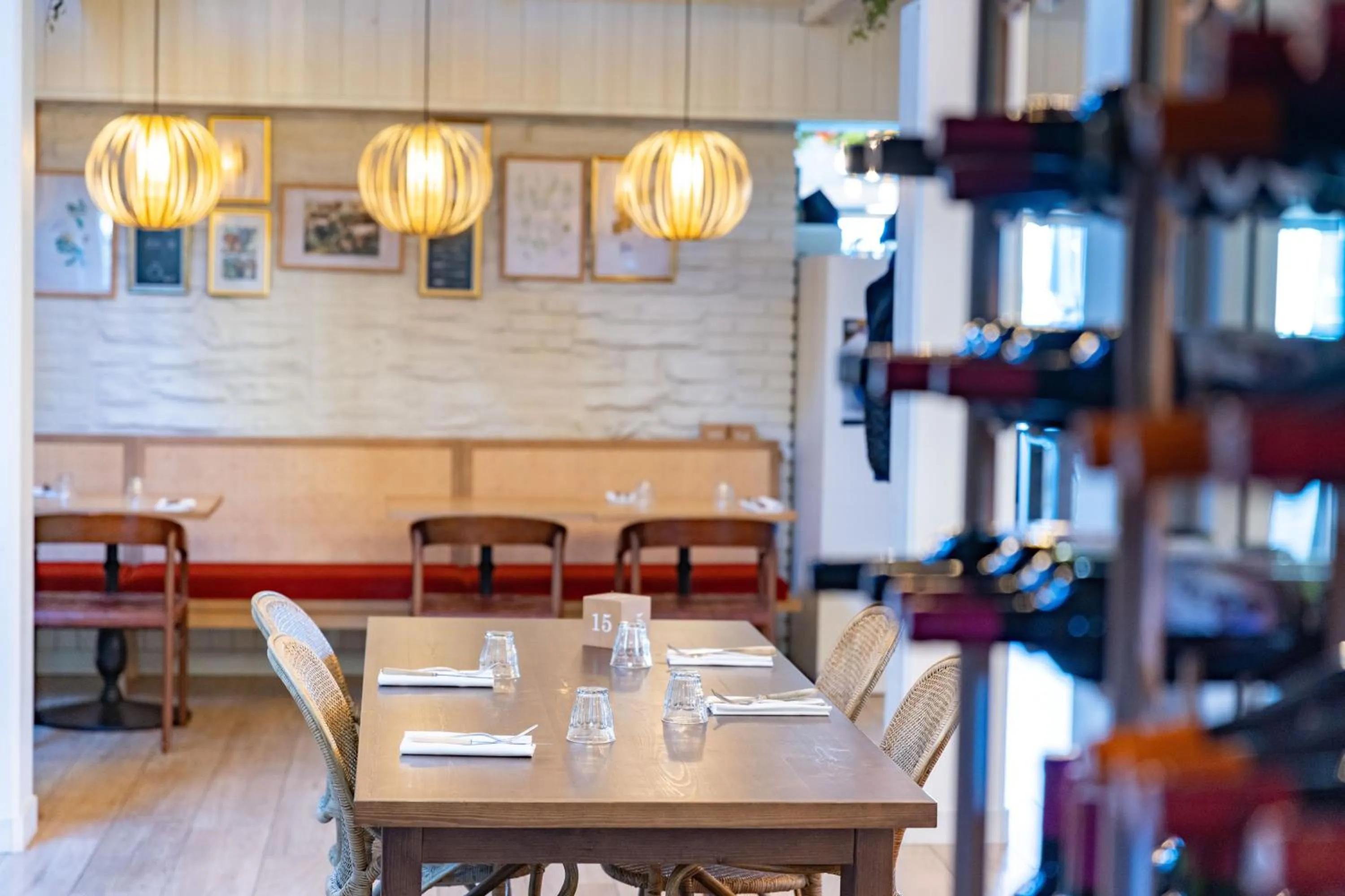 Restaurant/places to eat in L'EssenCiel