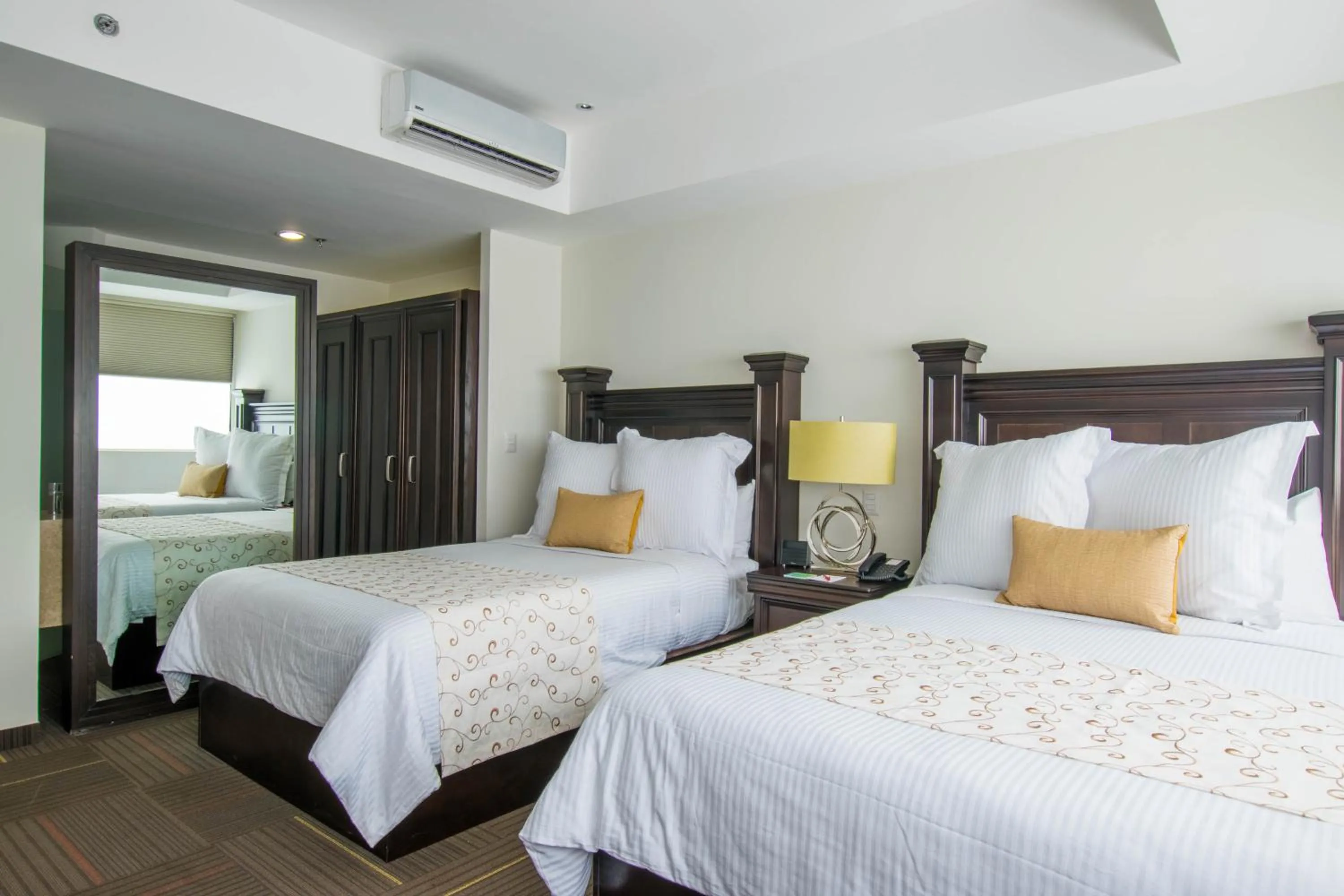 Photo of the whole room, Bed in Hotel Stadium Leon