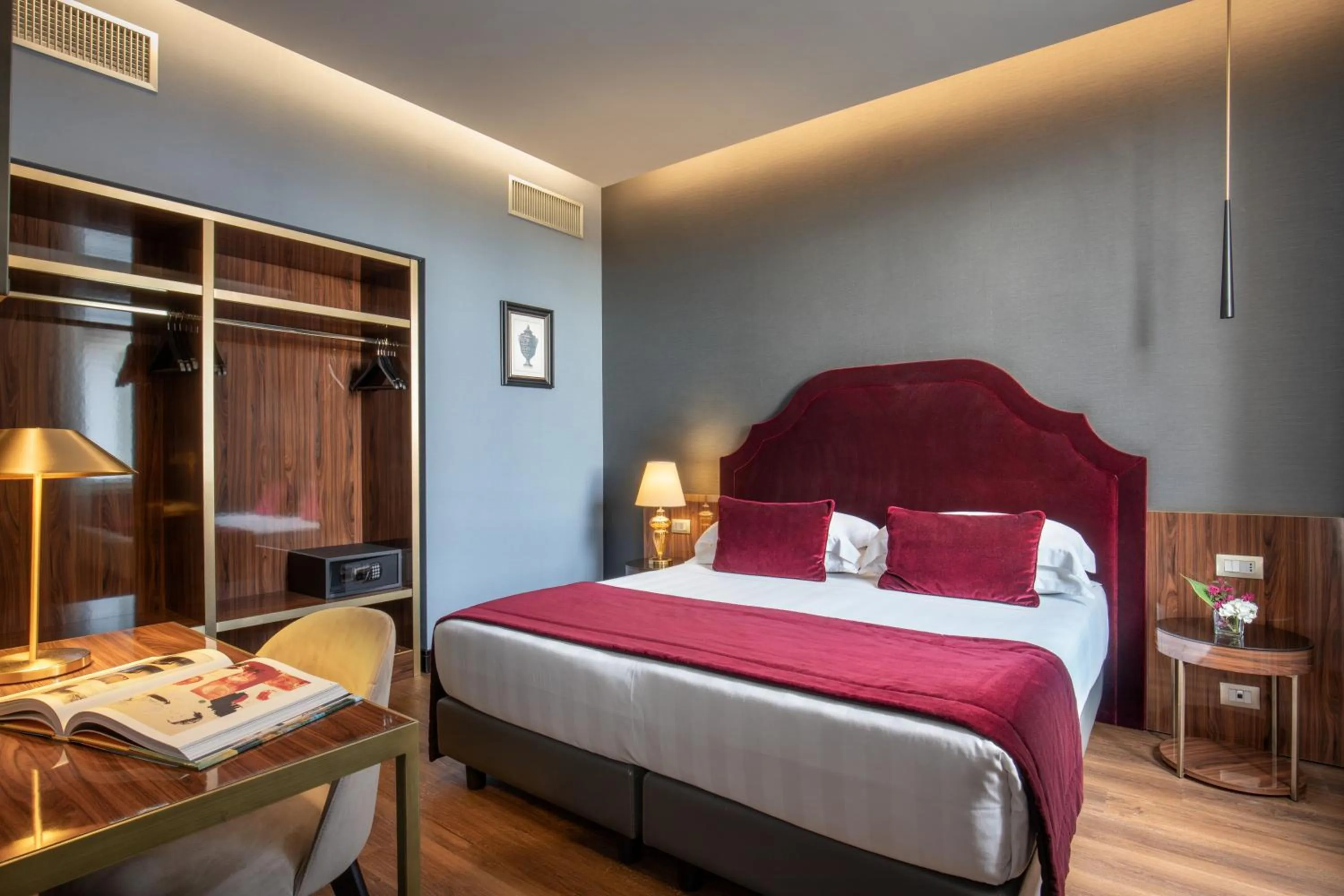 Bedroom, Bed in The Guardian