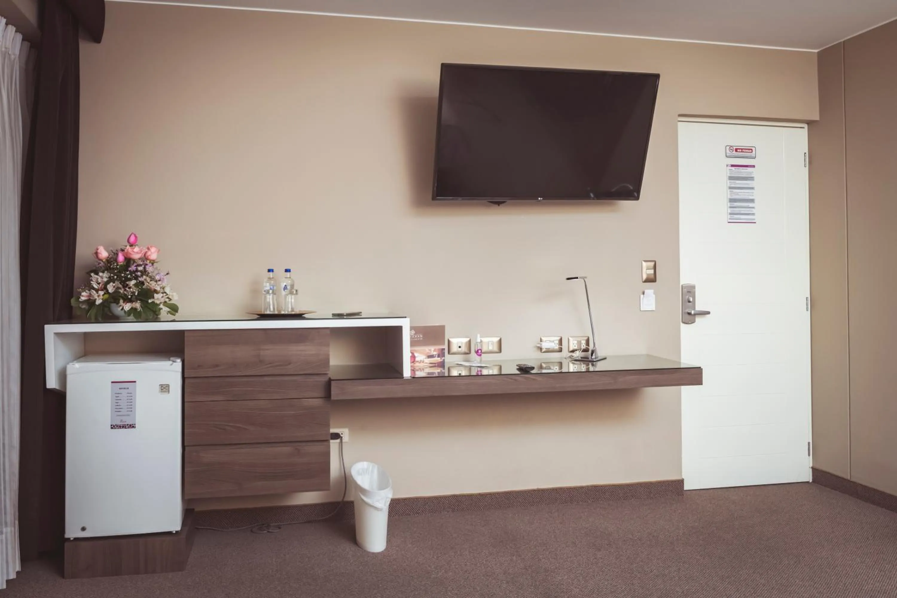 Photo of the whole room in HOTEL HANAN