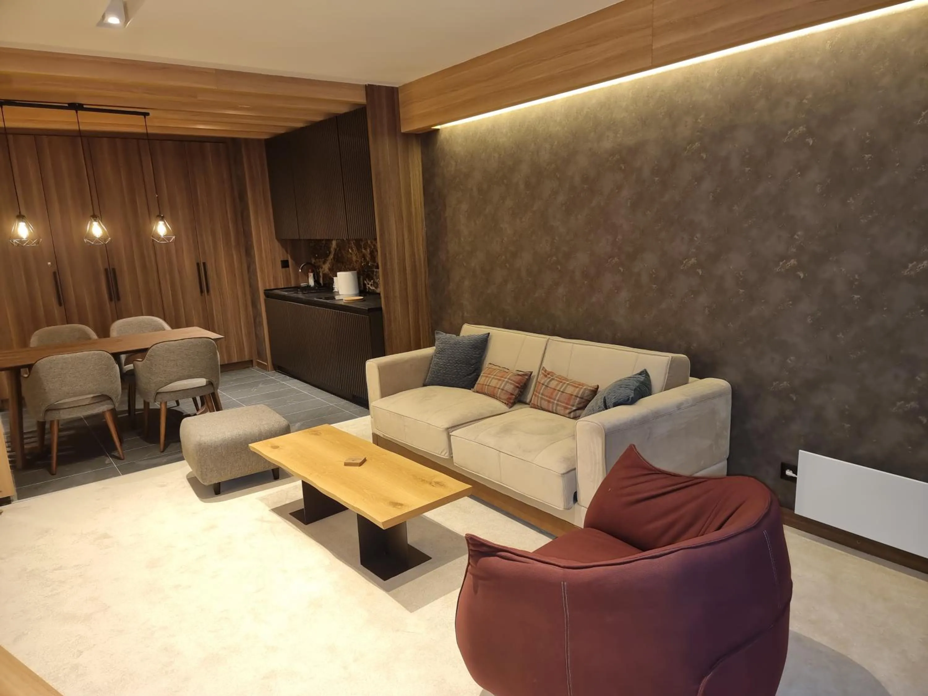 Living room in Aparthotel Woodside by Anaya