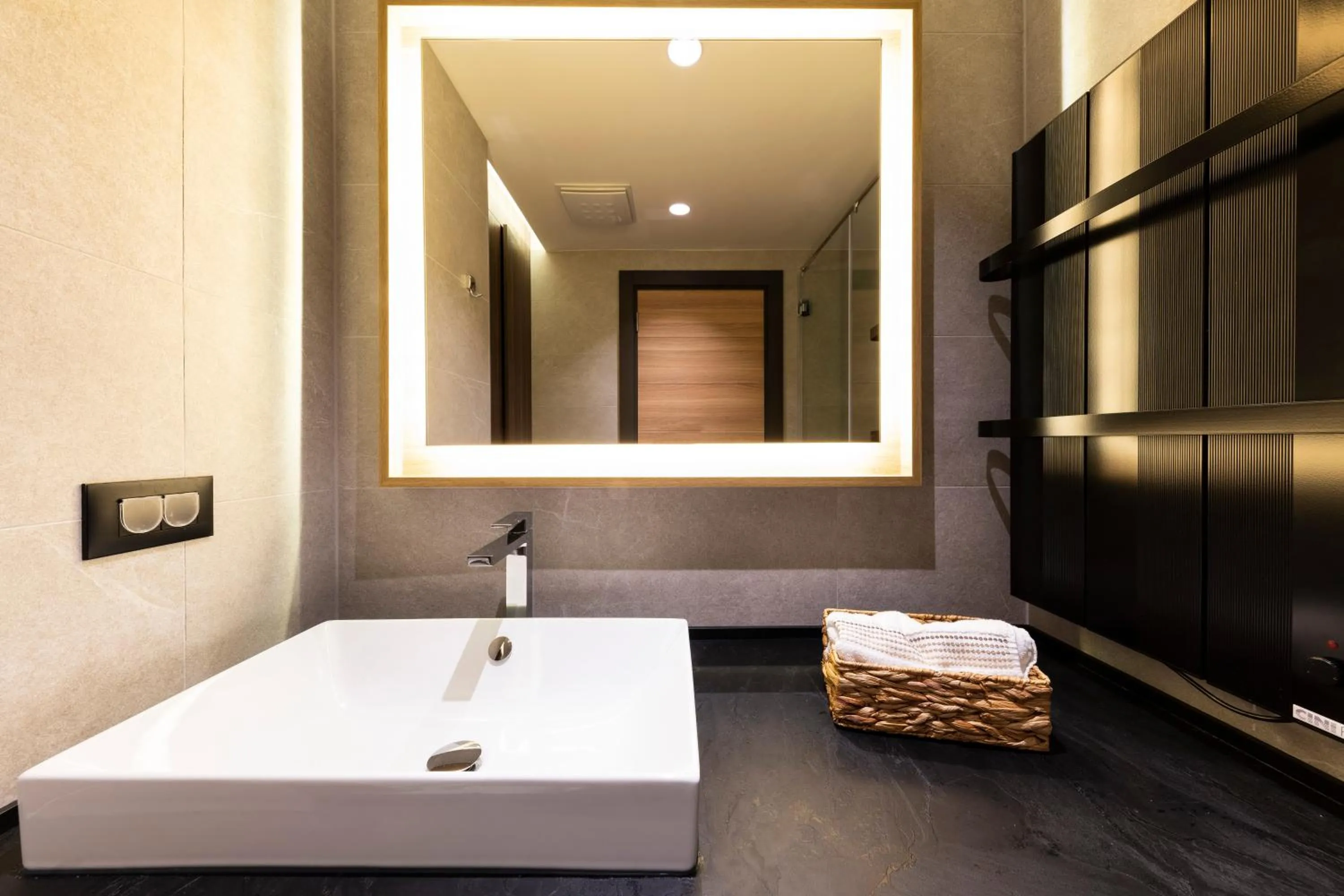 Bathroom, Bed in Aparthotel Woodside by Anaya