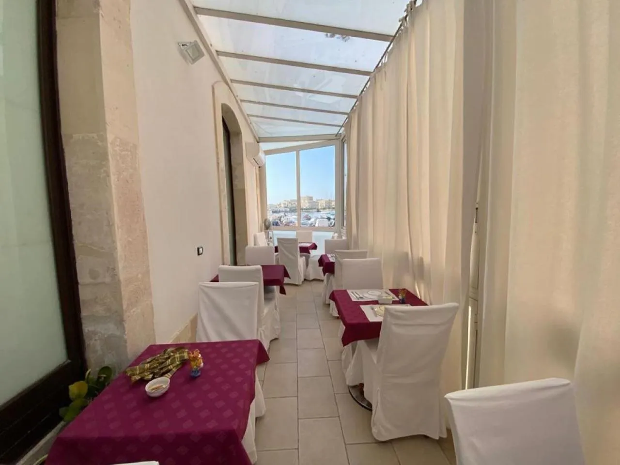 Restaurant/places to eat in Lakkios charming suites and rooms