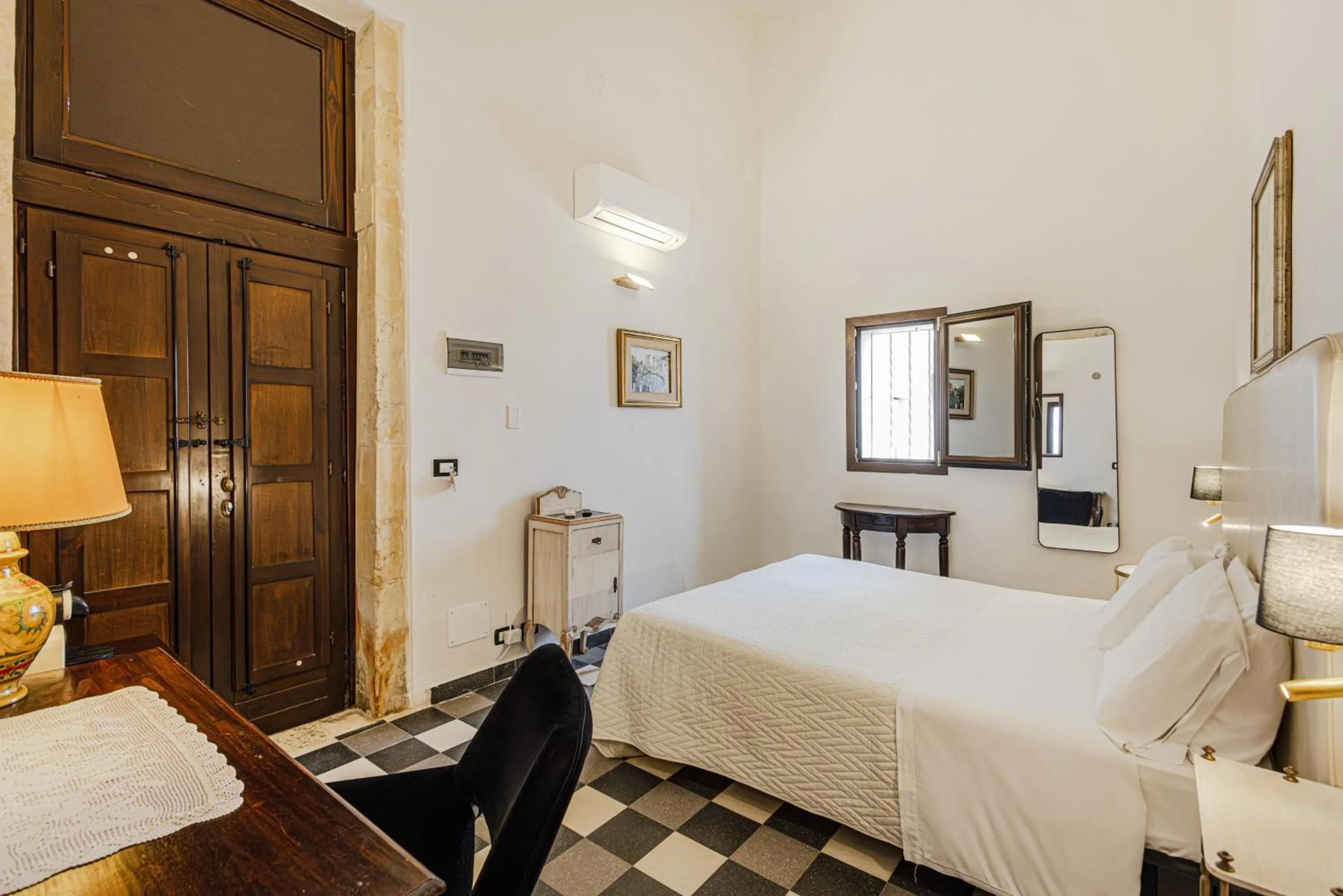 Bedroom, Bed in Lakkios charming suites and rooms