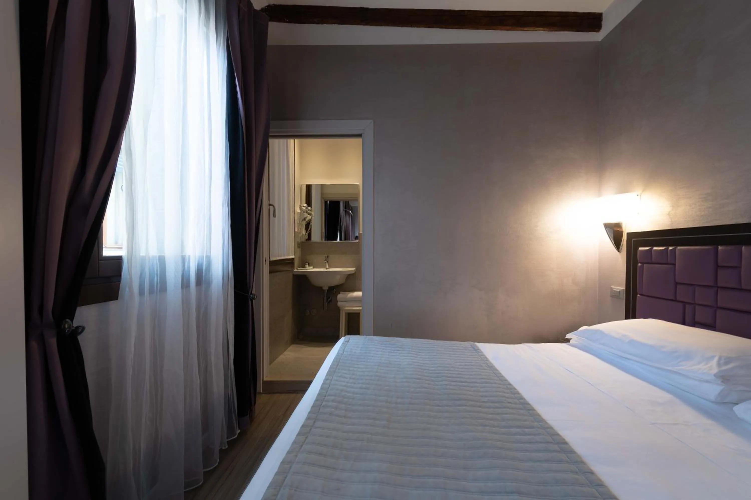 Bedroom, Bed in Hotel Paganelli