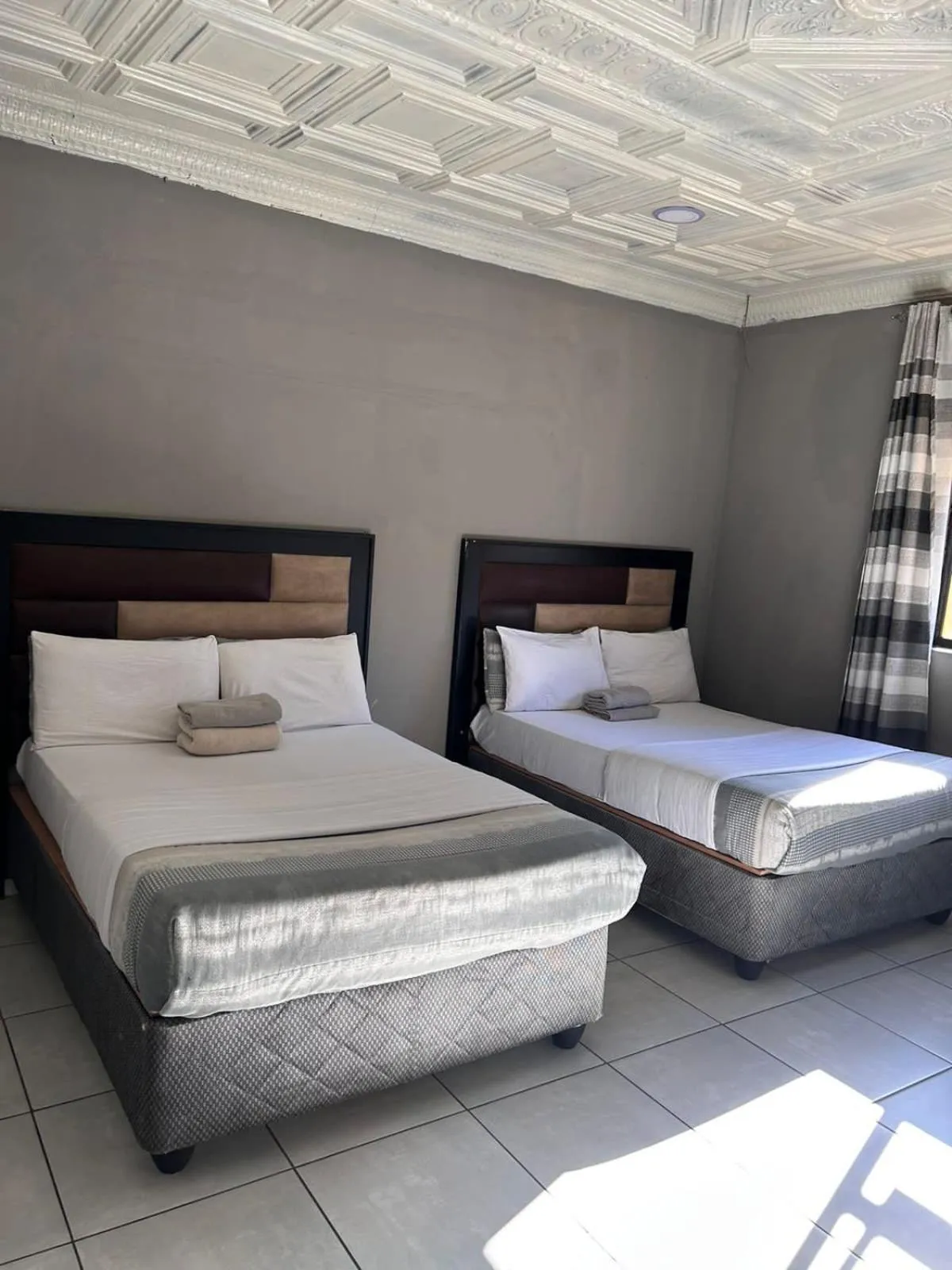 Bedroom, Bed in L-PACK PRIMROSe