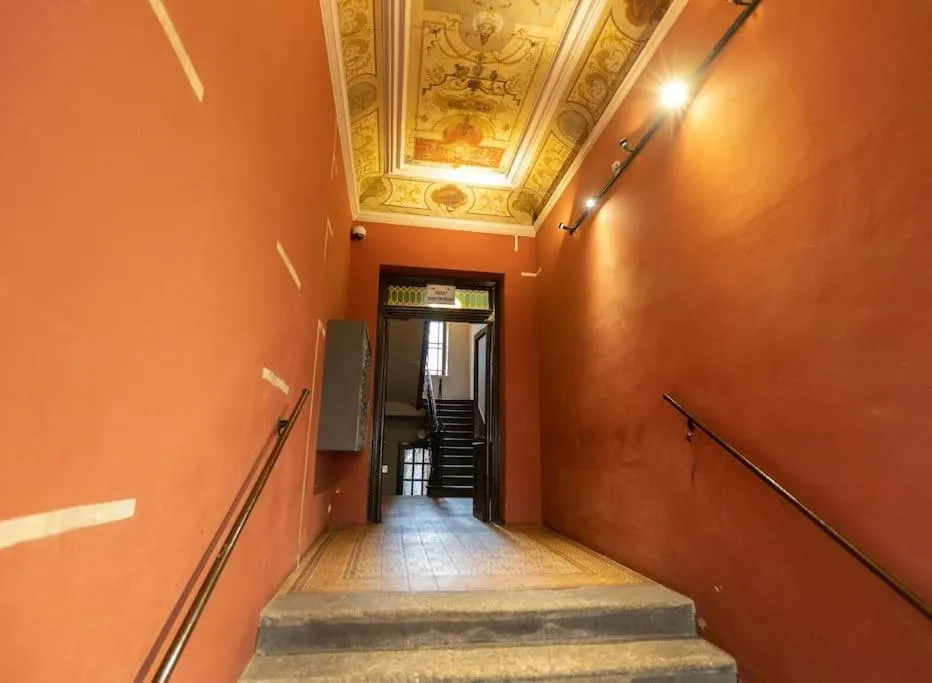 Facade/entrance in Salve station