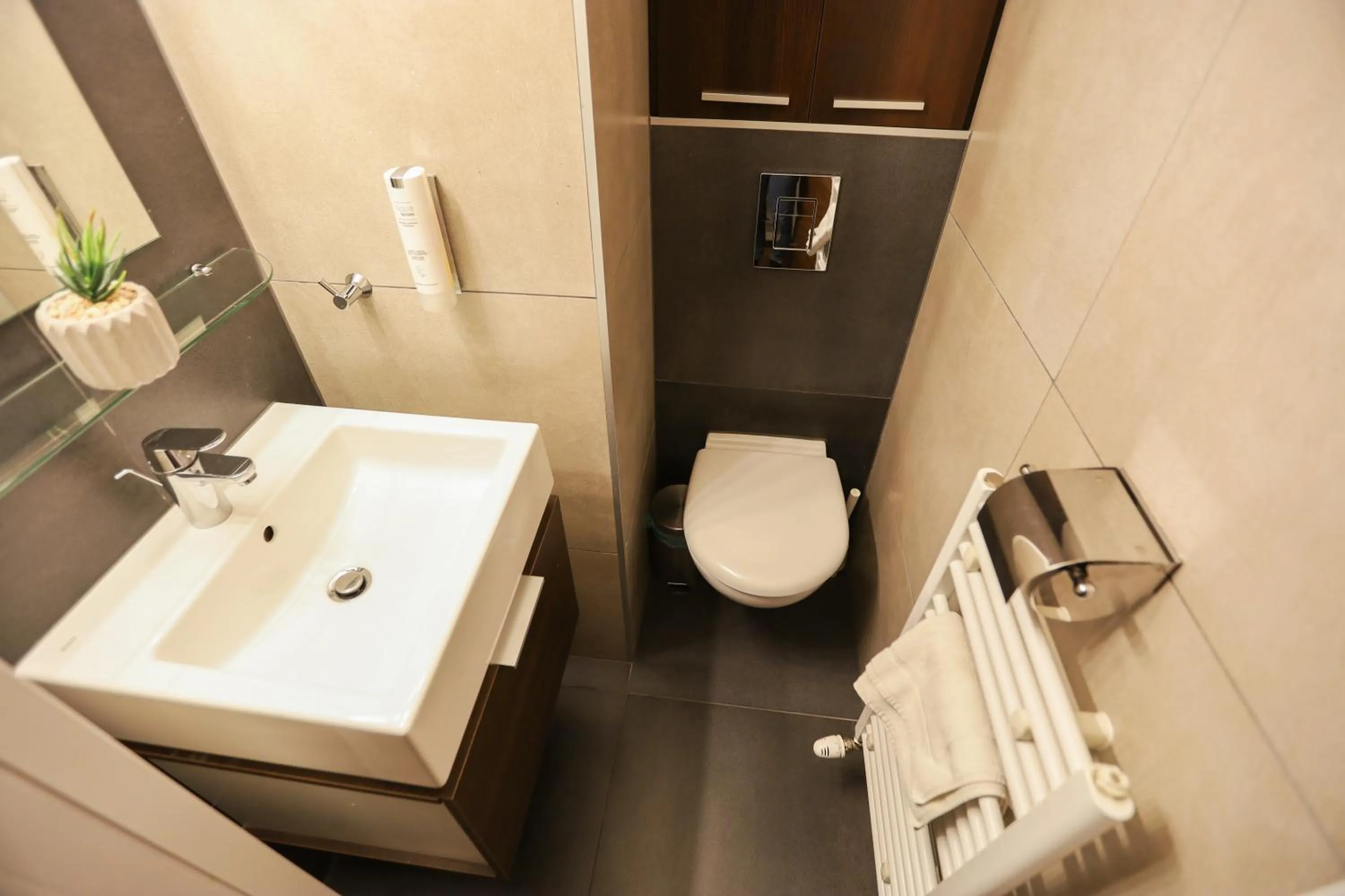 Toilet in Salve station