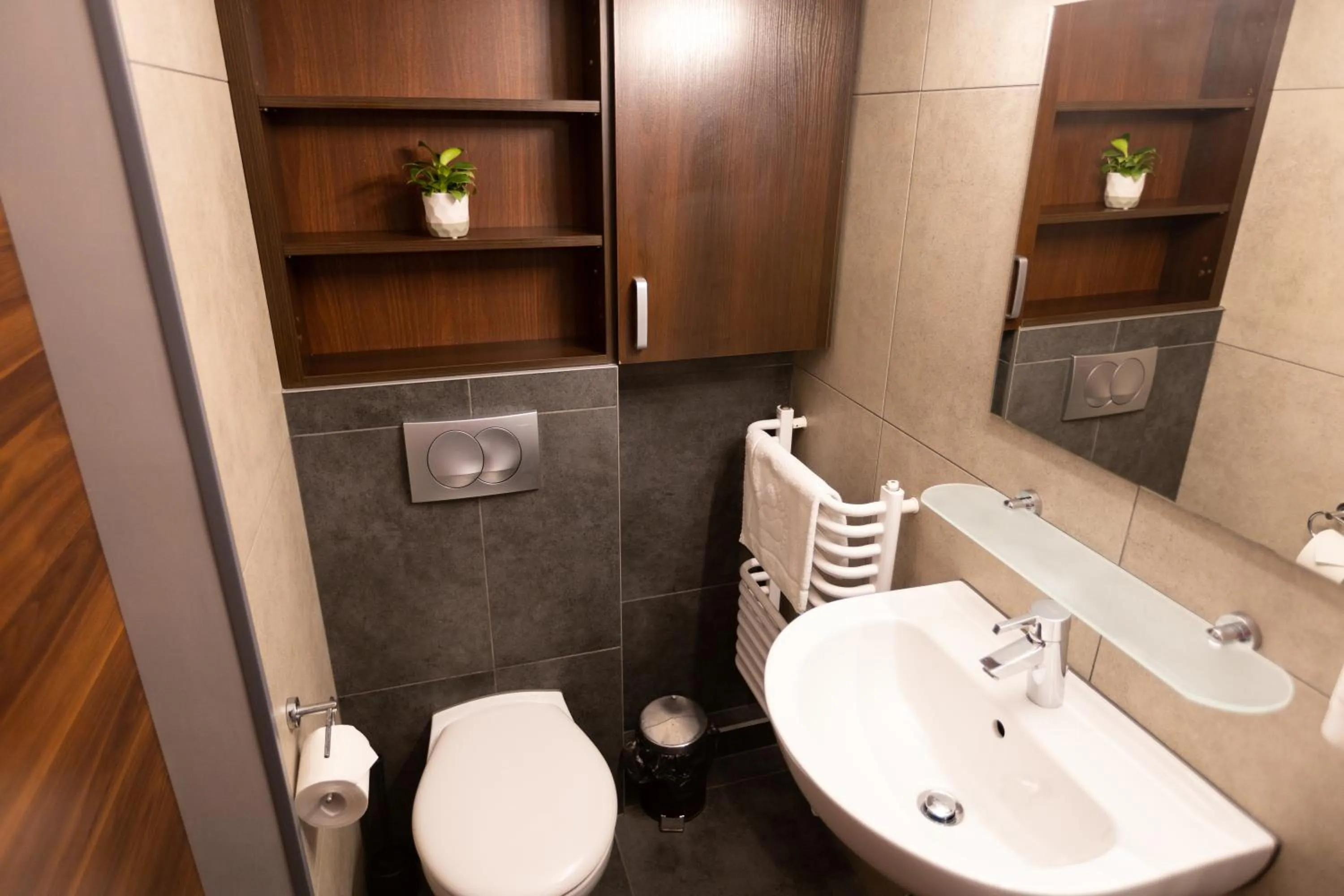 Bathroom in Salve station