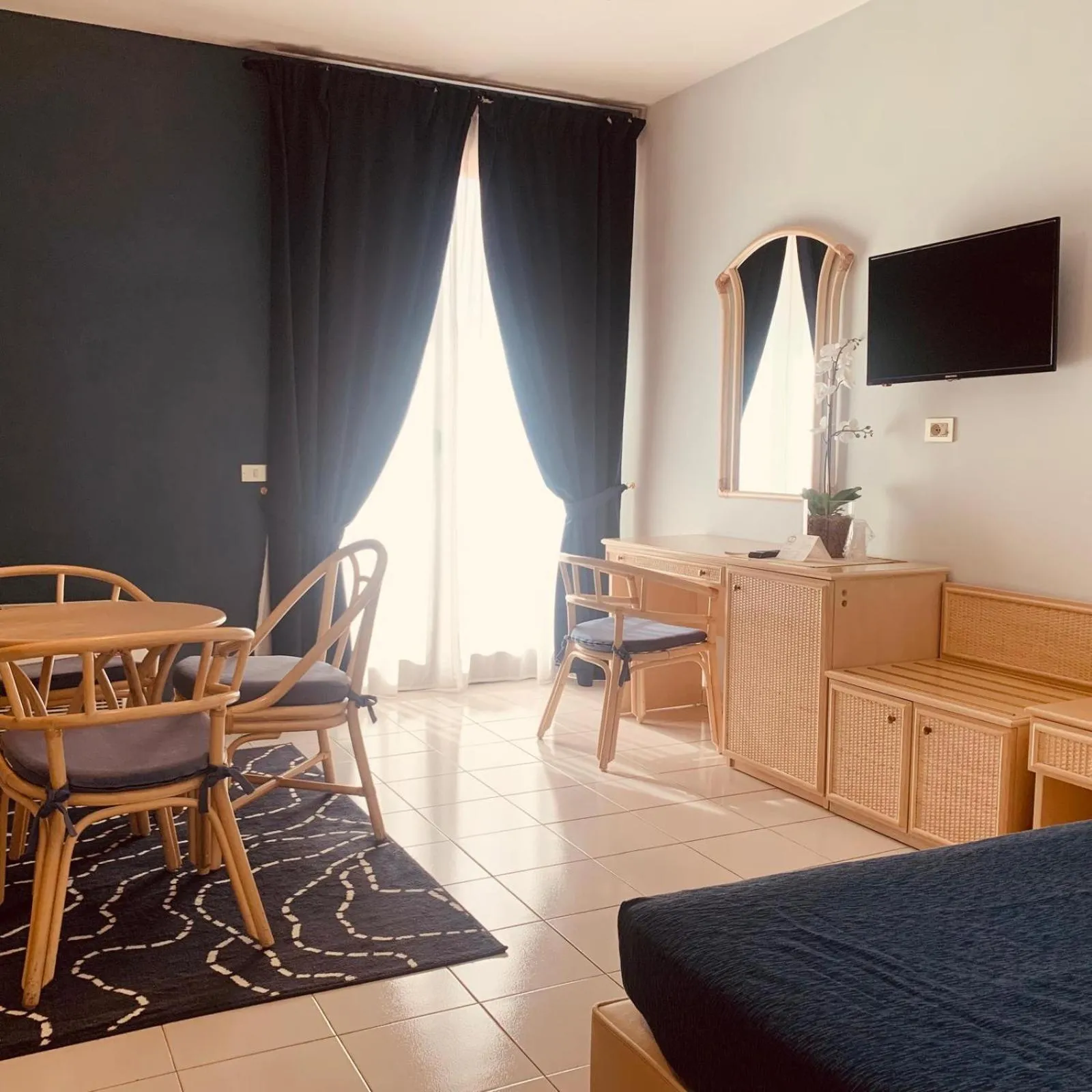 Photo of the whole room in River Park Hotel