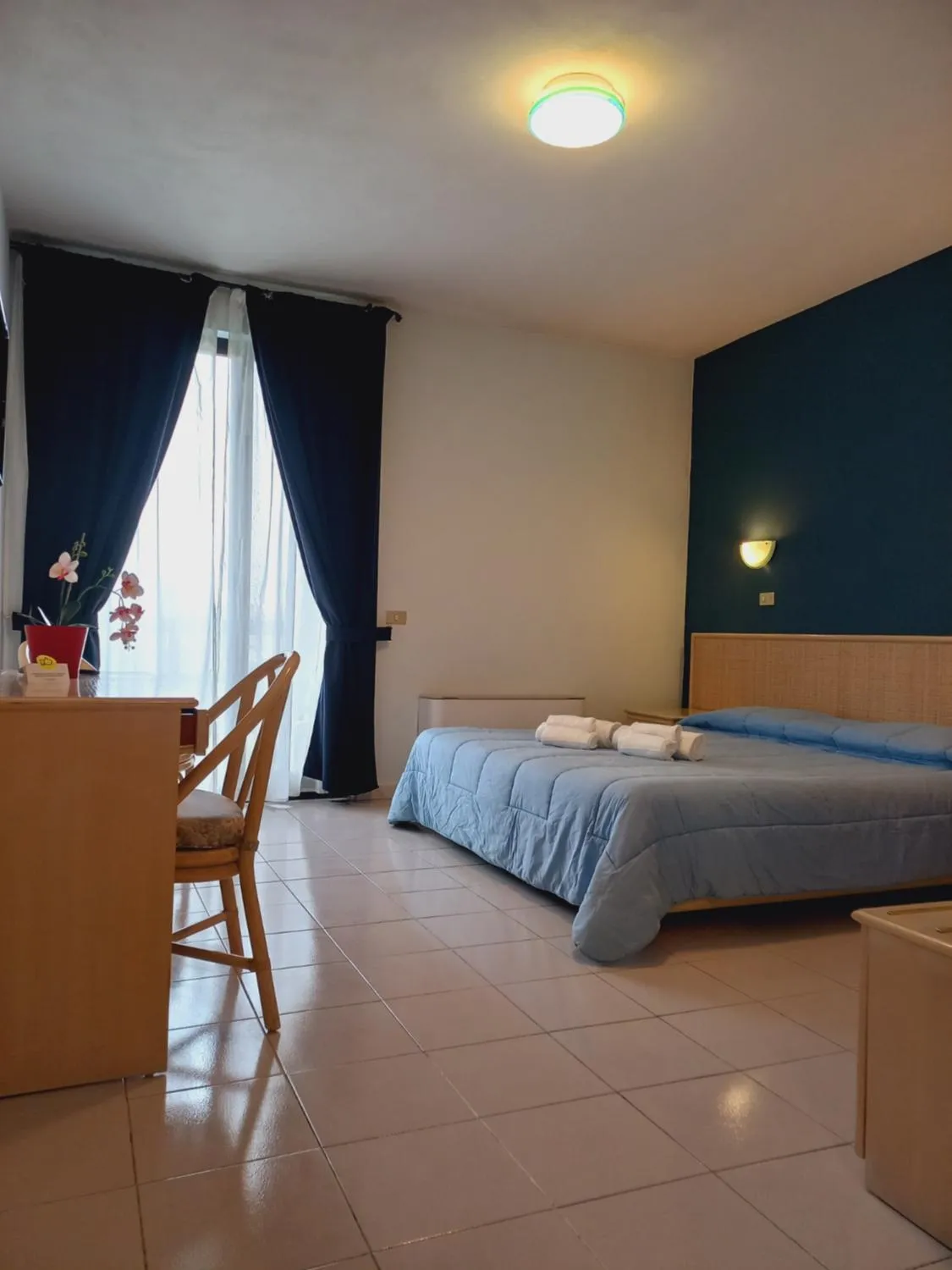 Photo of the whole room, Bed in River Park Hotel