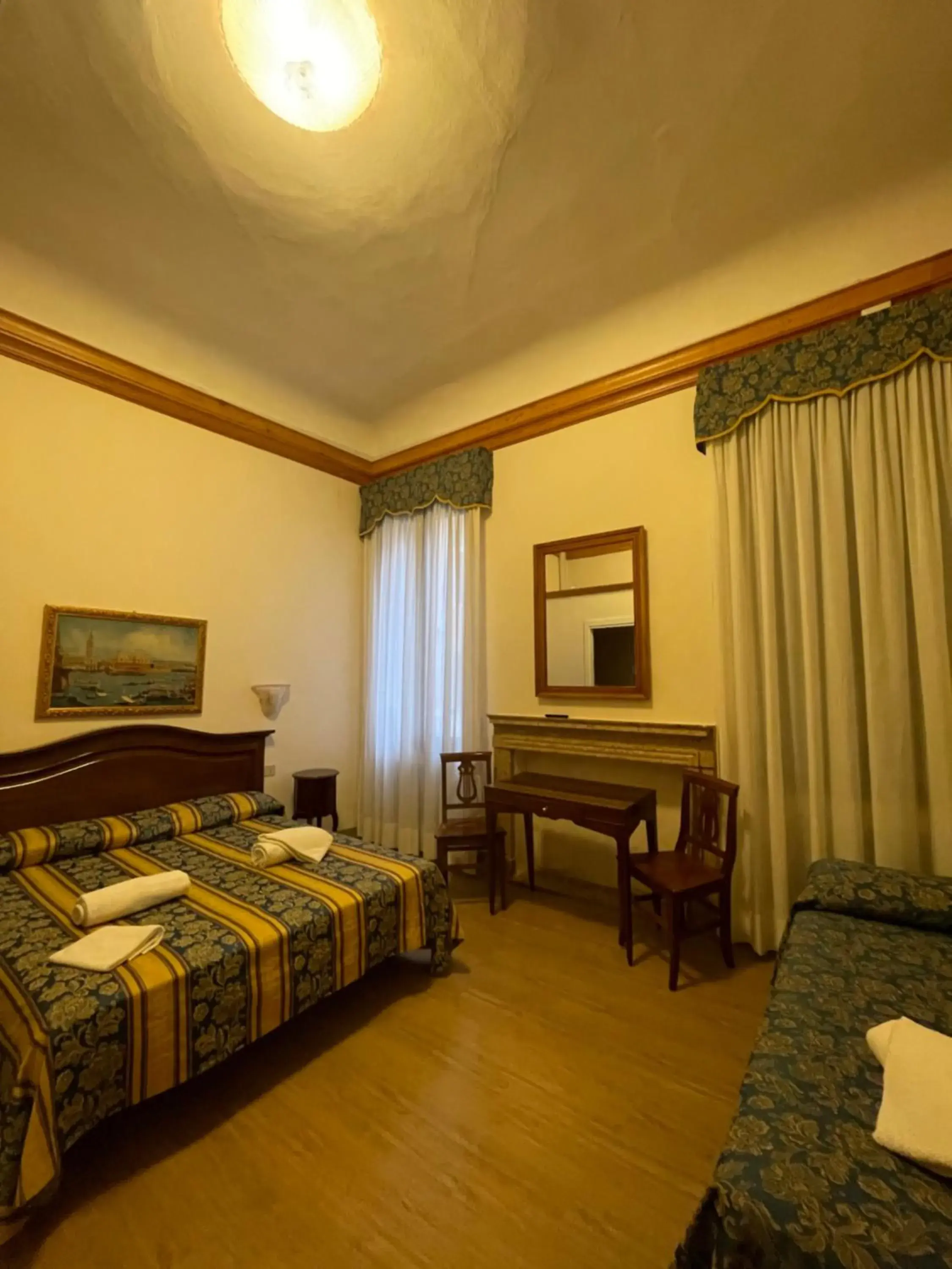 Superior Double Room in Hotel Alla Fava Superior Double Room in Hotel Alla Fava