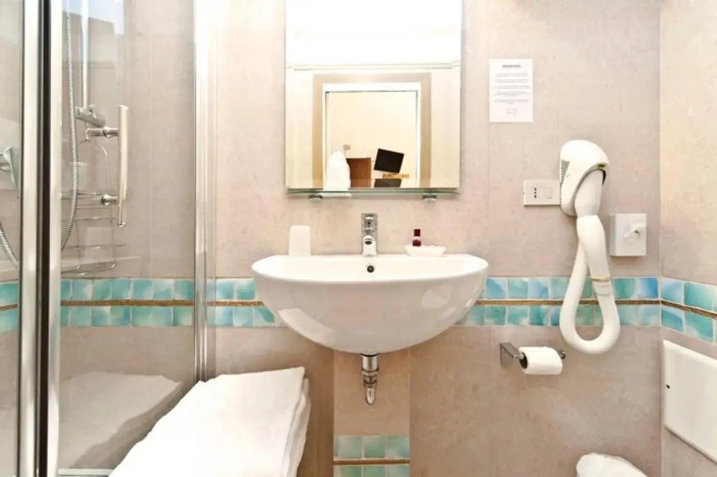 Deluxe Double Room with Canal View in Hotel Alla Fava Deluxe Double Room with Canal View in Hotel Alla Fava