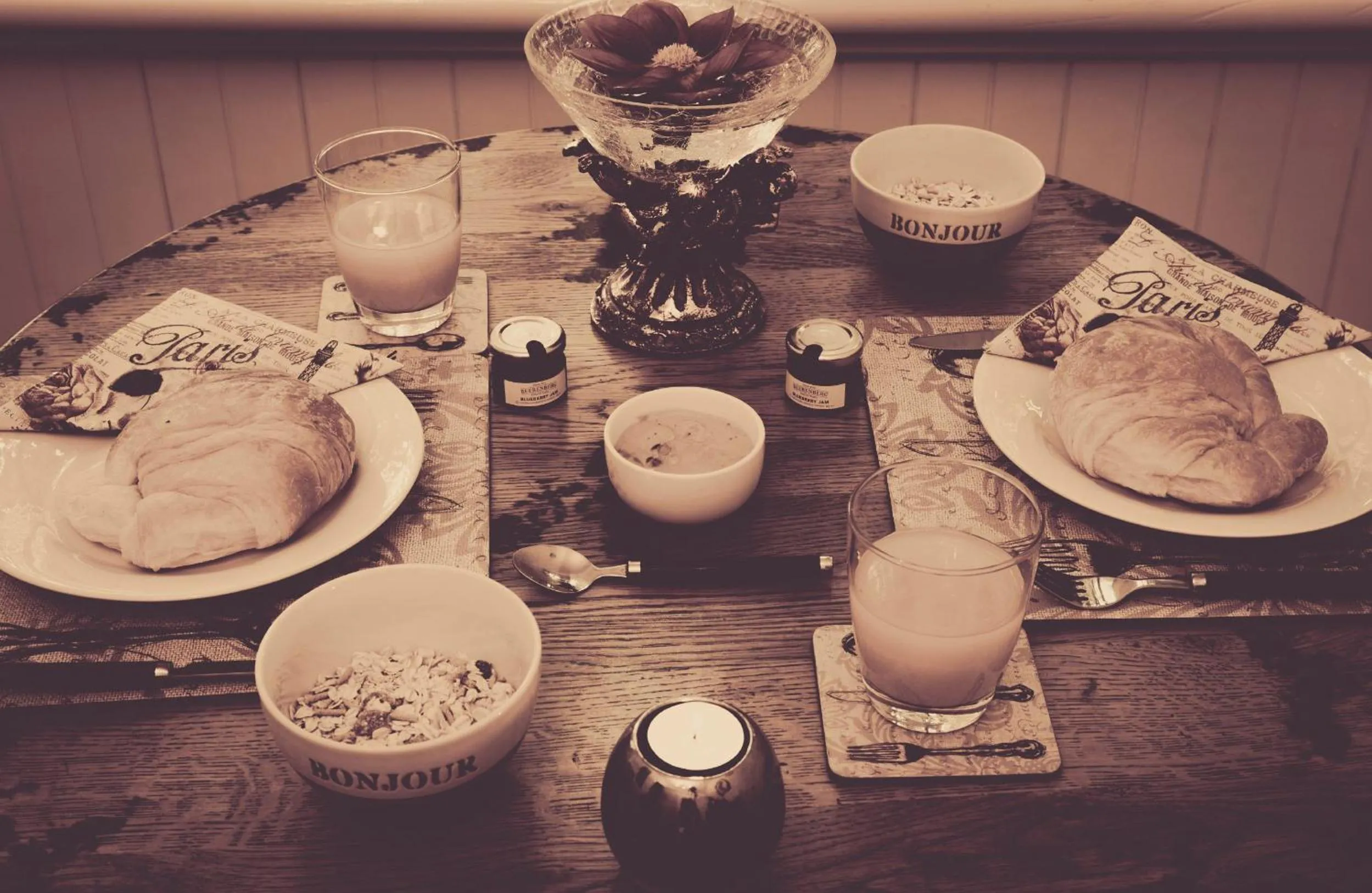 Continental breakfast in Belle Le Vie