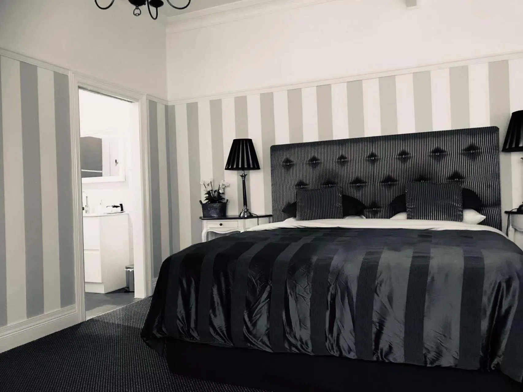 Property building, Bed in Belle Le Vie