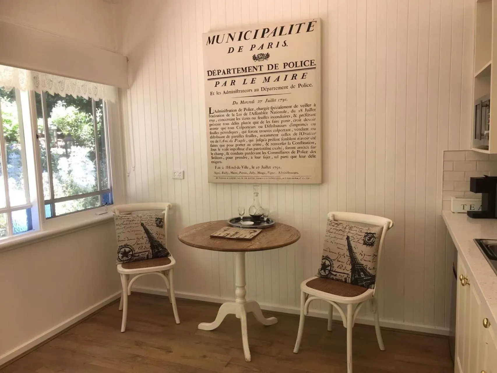 Decorative detail in Belle Le Vie