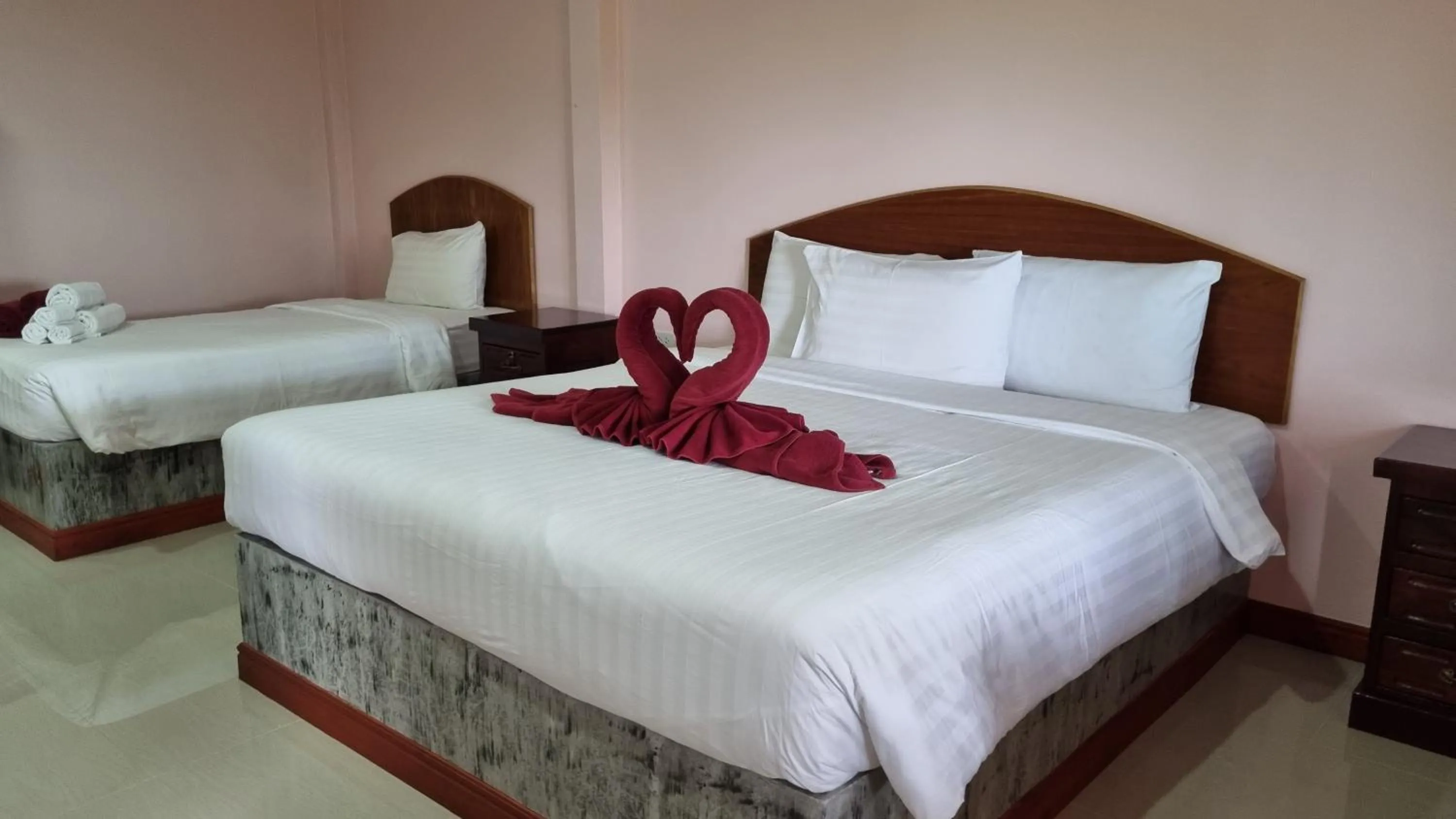 Bed in PawPaw Resort