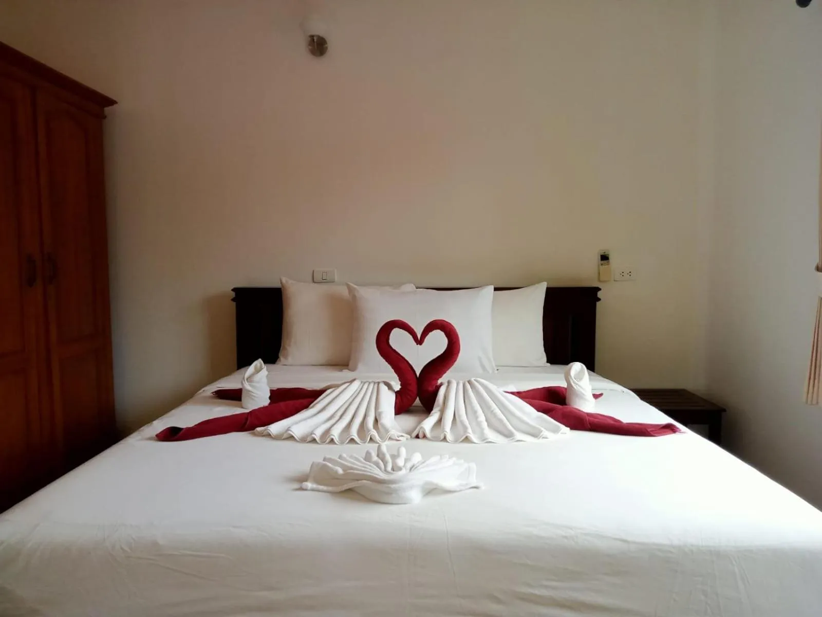 Bed in PawPaw Resort