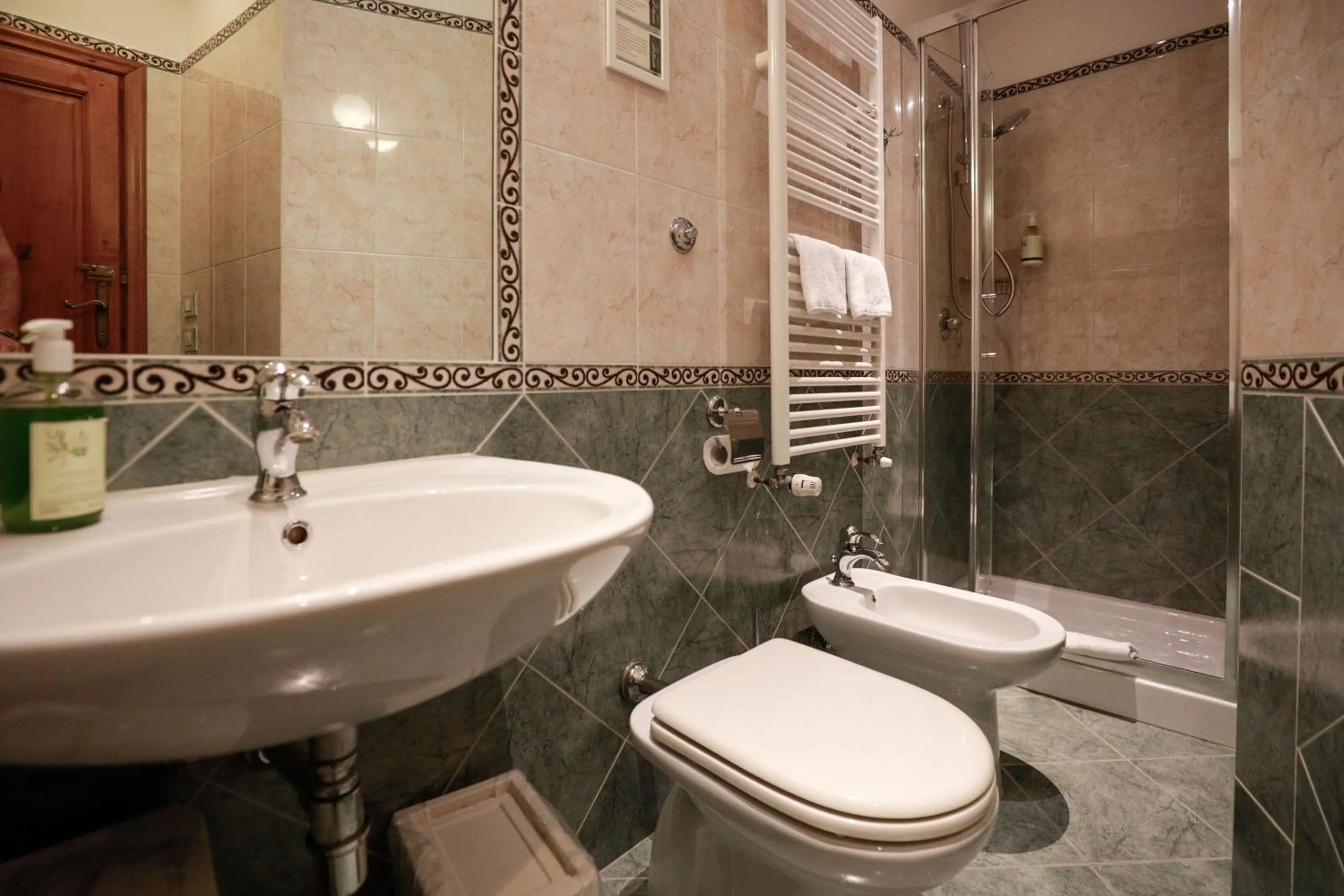 Shower in Hotel Bellavista Impruneta