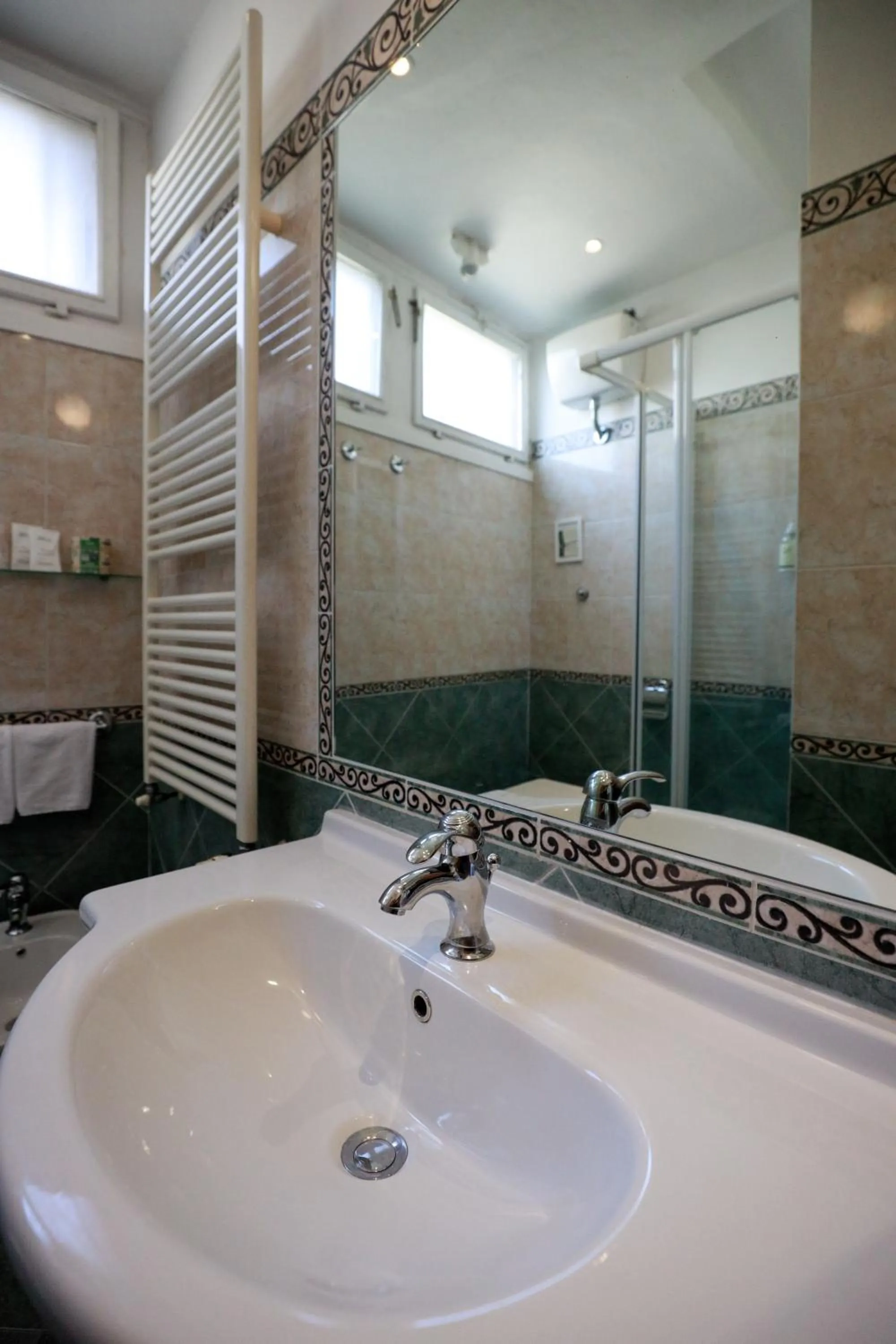 Shower in Hotel Bellavista Impruneta