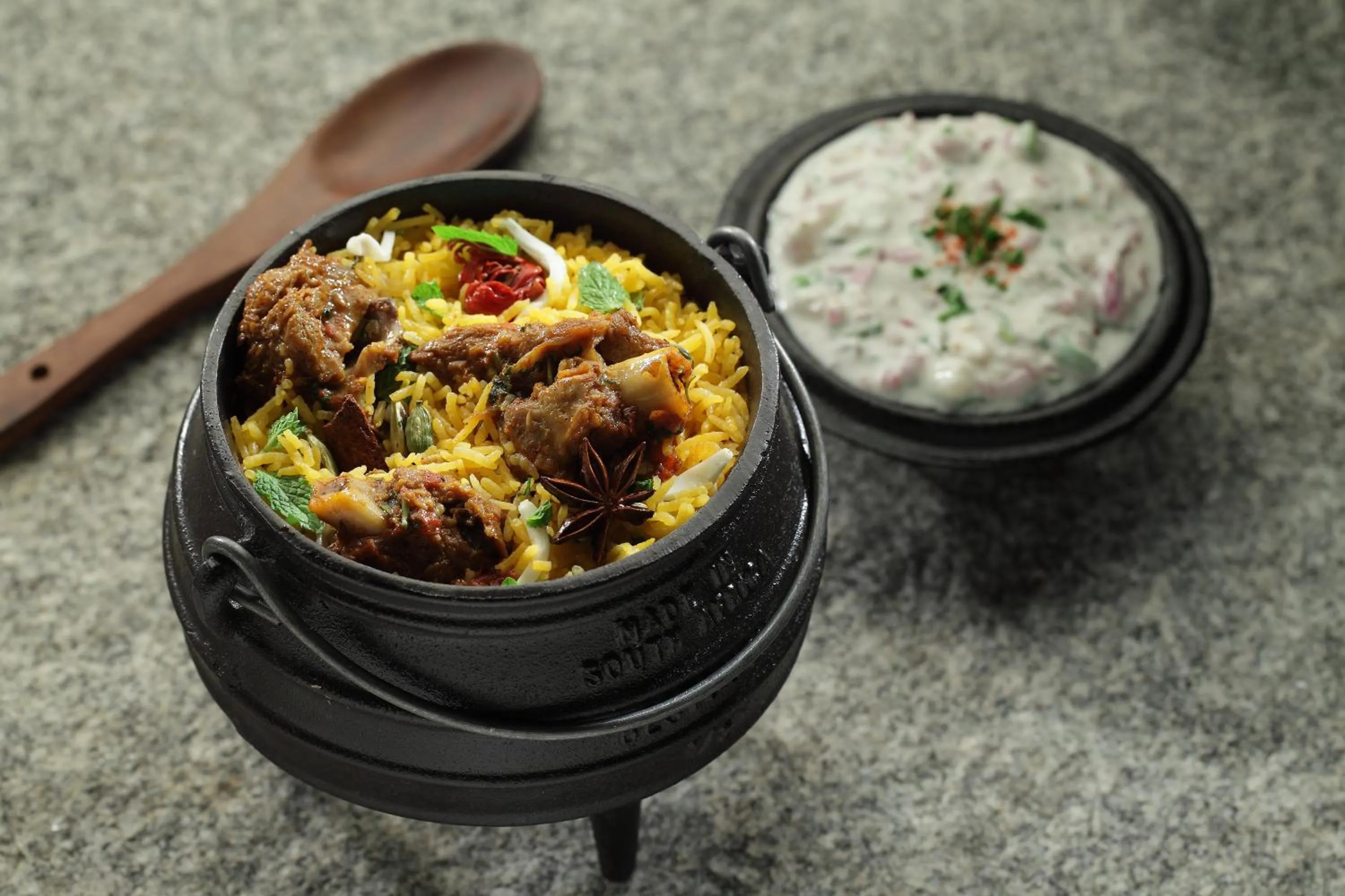 Food and drinks in Hilarity Inn