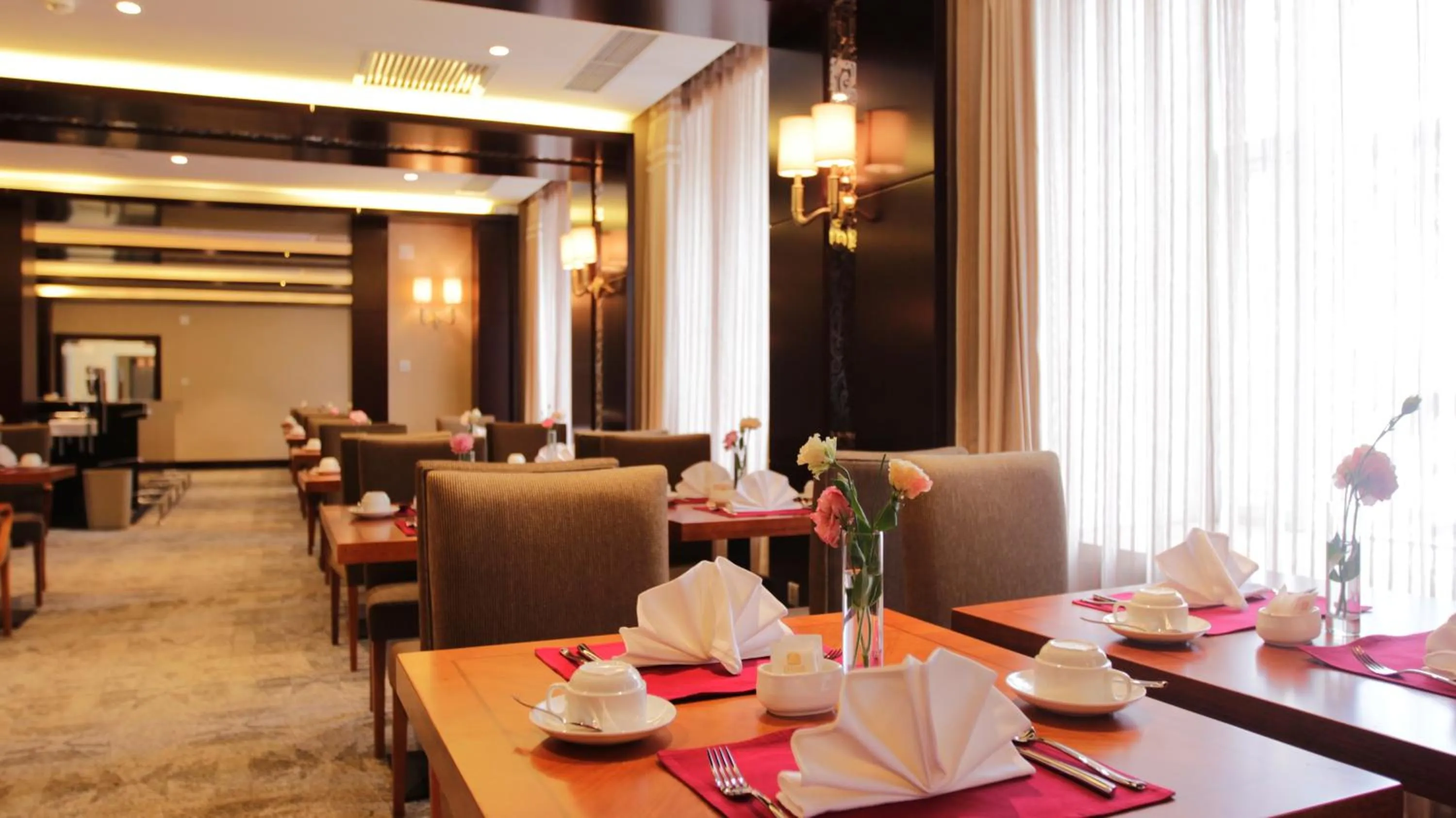 Restaurant/places to eat in Best Western Premier Tuushin Hotel