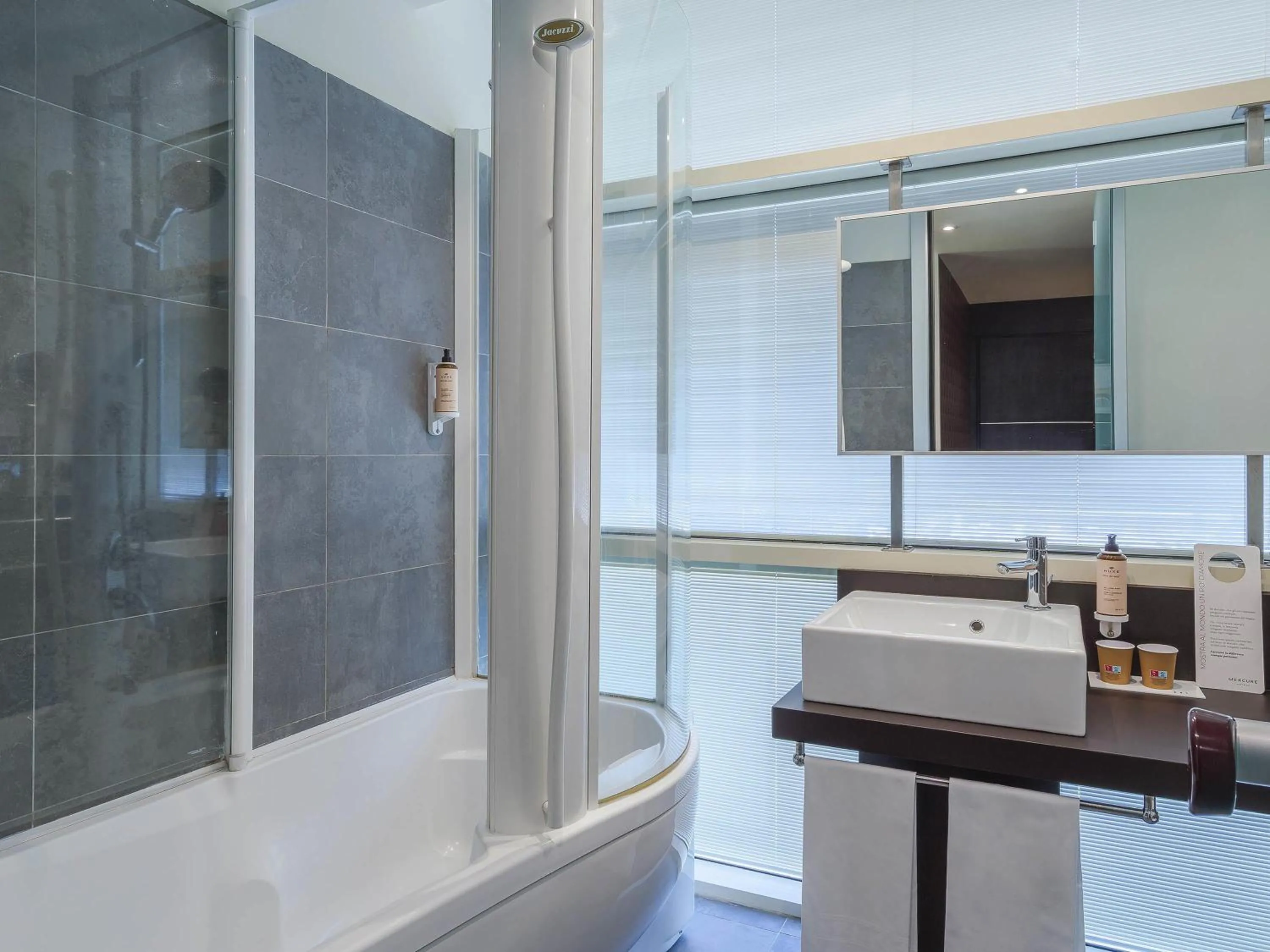 Bedroom in Hotel Mercure Siracusa