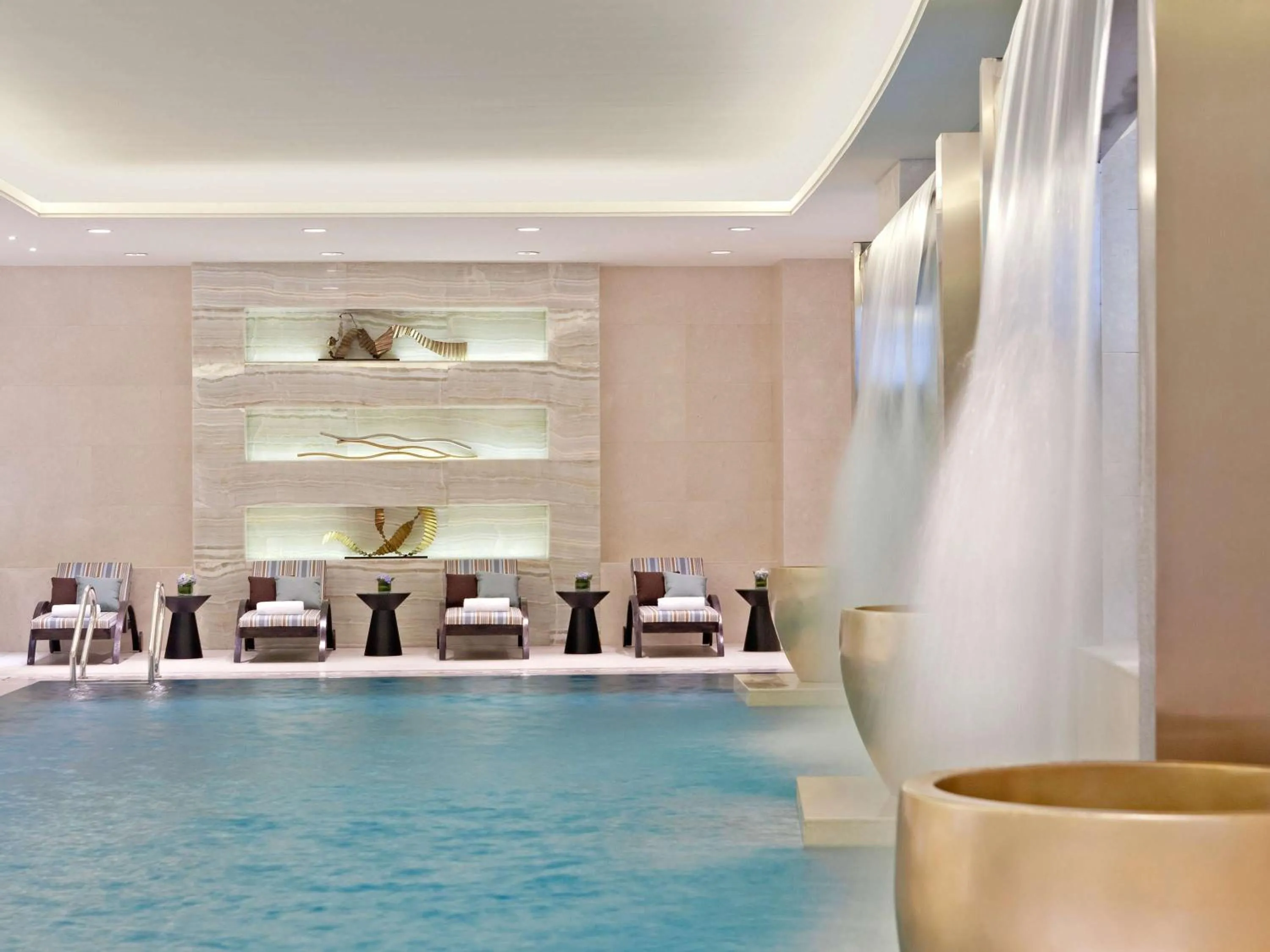 Pool view in Fairmont Yangcheng Lake